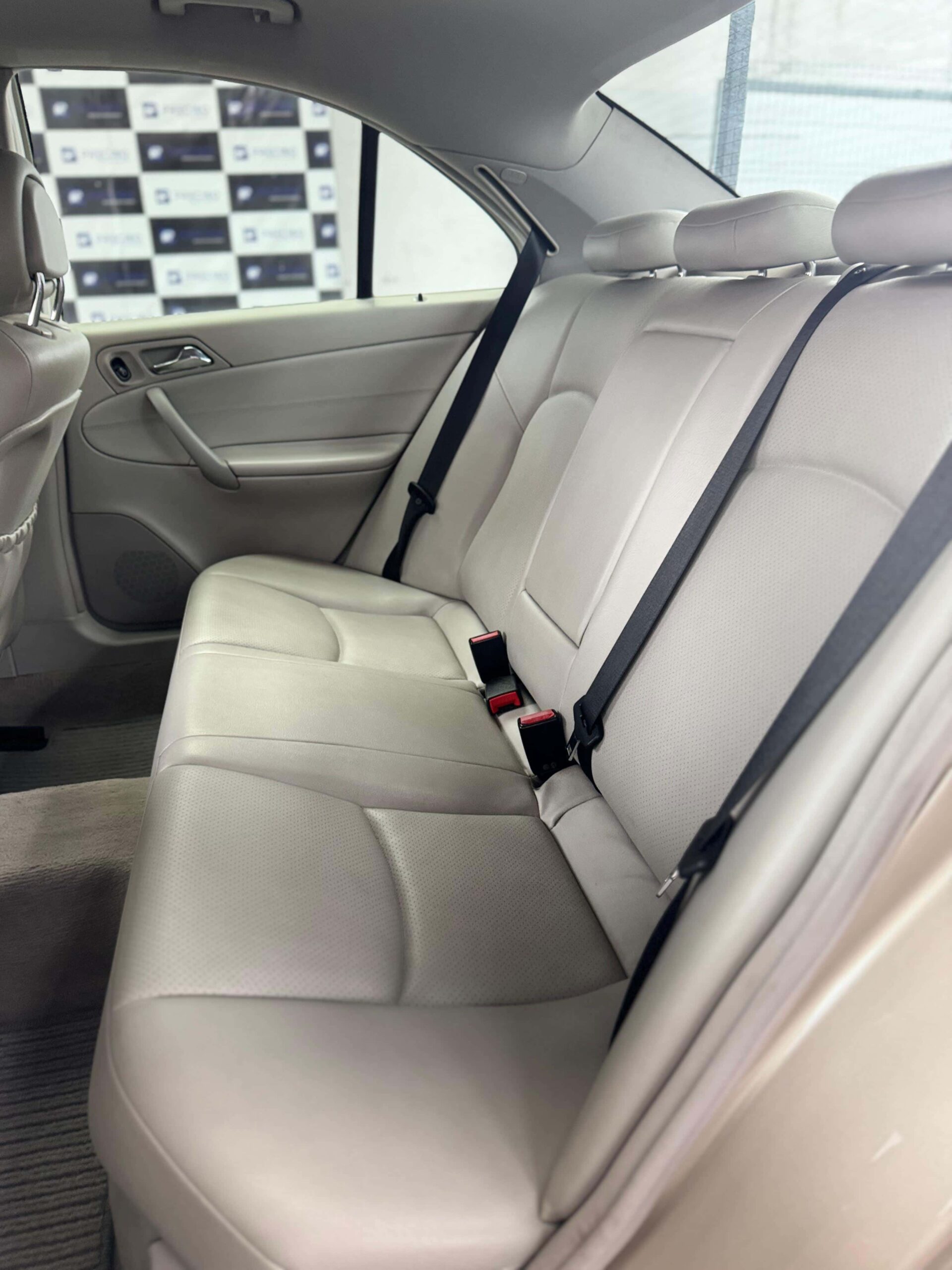 Mercedes Benz – C200K