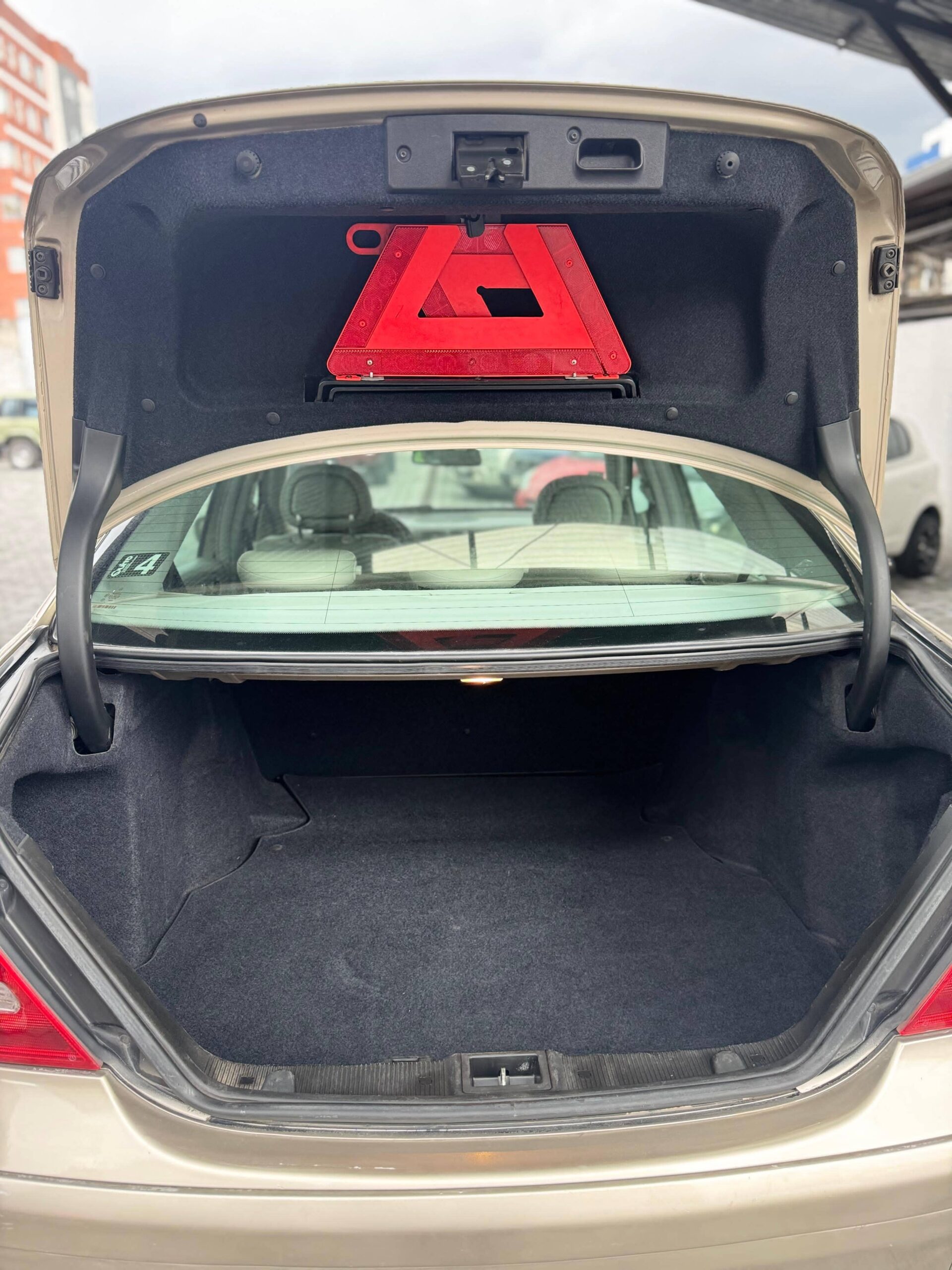 Mercedes Benz – C200K