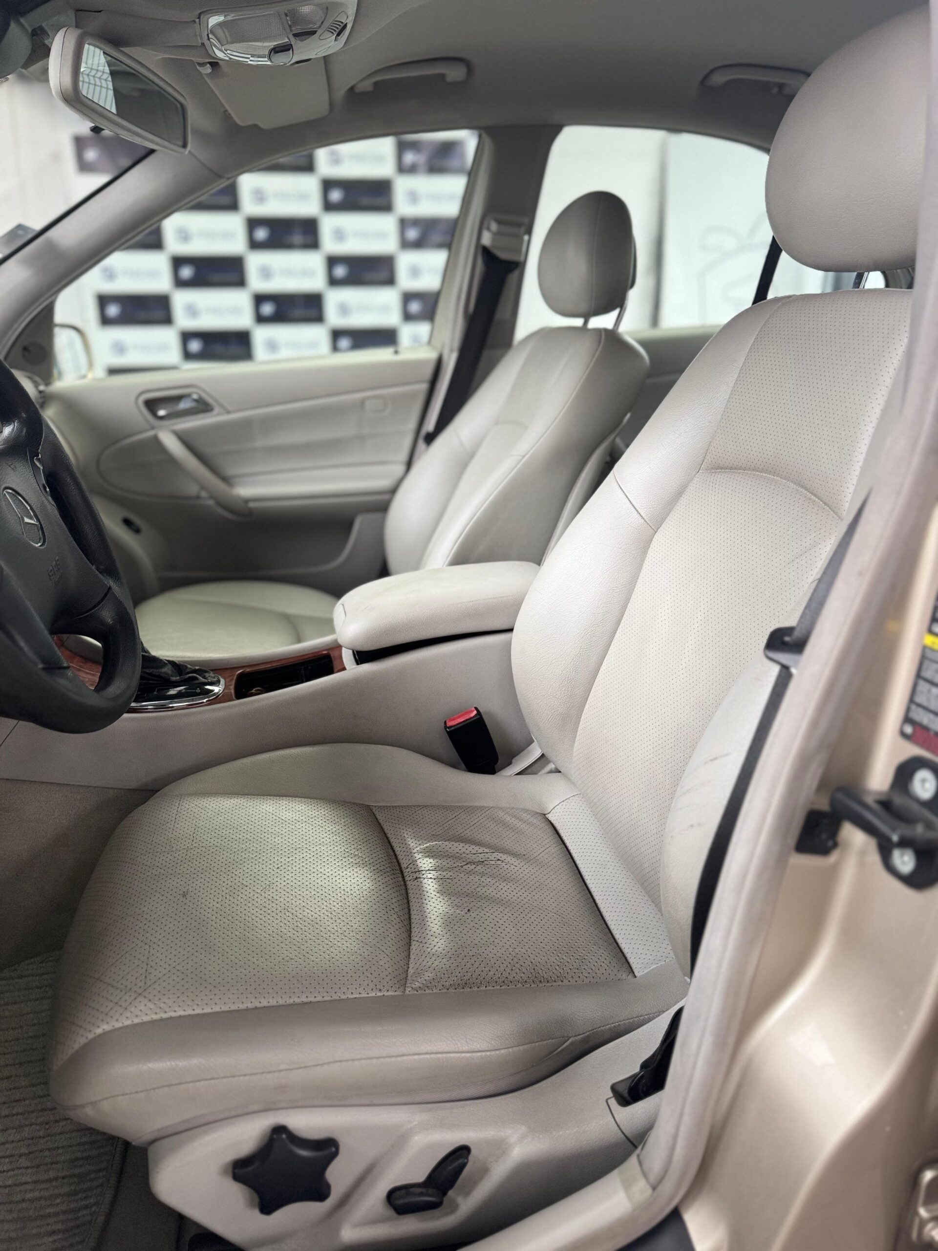 Mercedes Benz – C200K