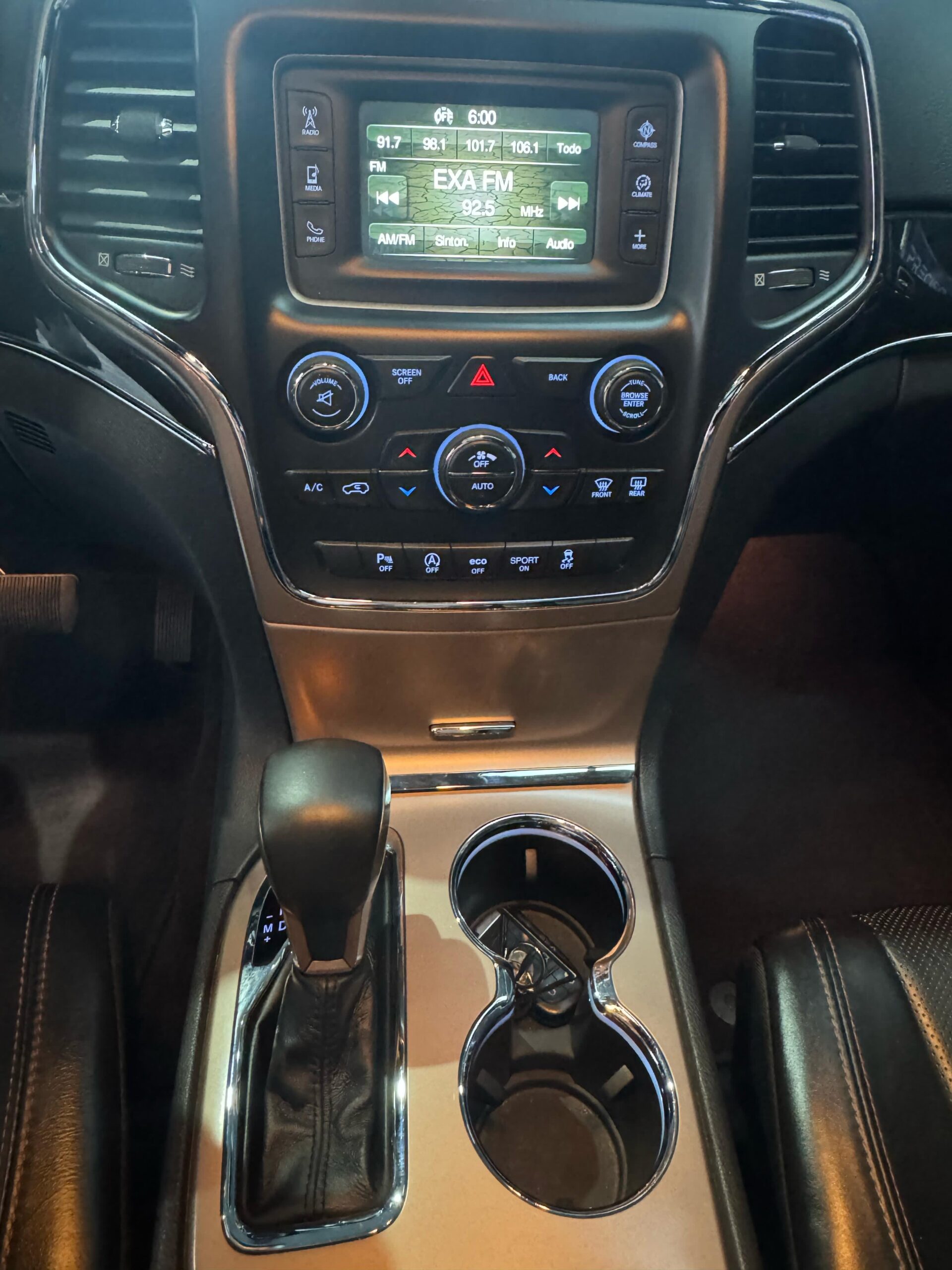 JEEP – GRAND CHEROKEE LIMITED 75 ANIVERSARIO AC 3.6 5P 4X4 TA