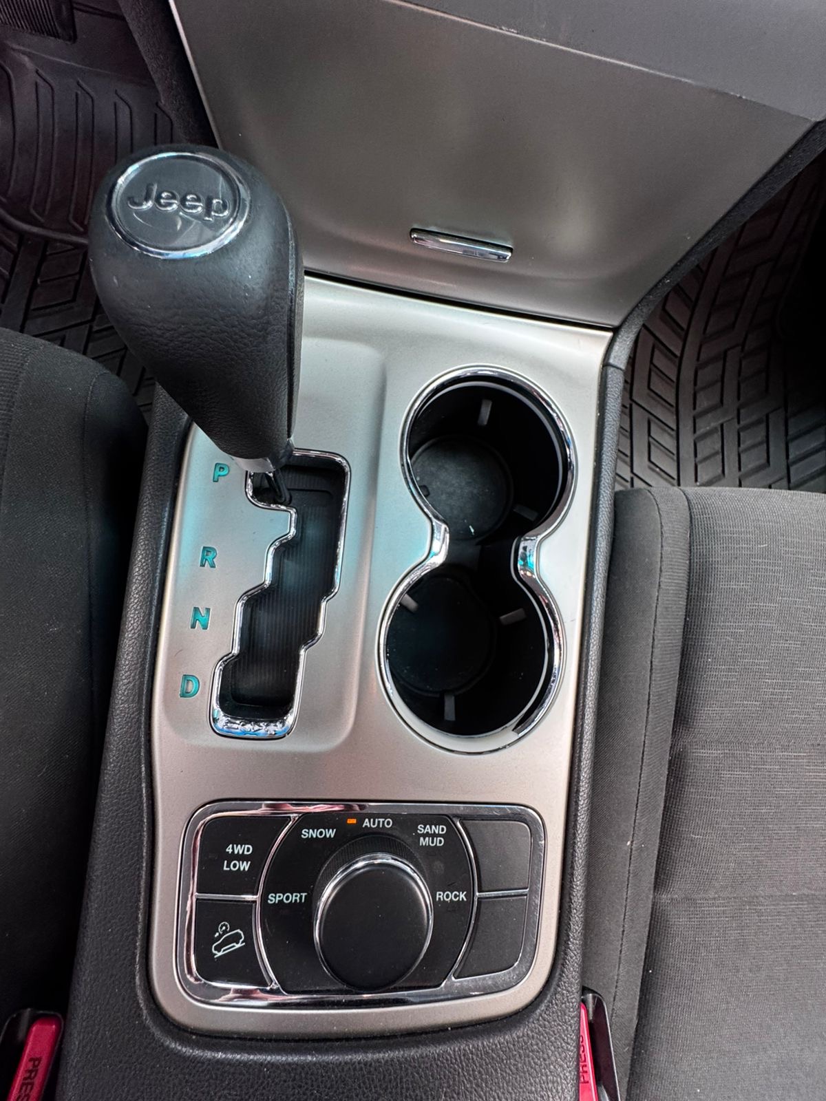 JEEP – GRAND CHEROKEE LAREDO 3.6 4×4