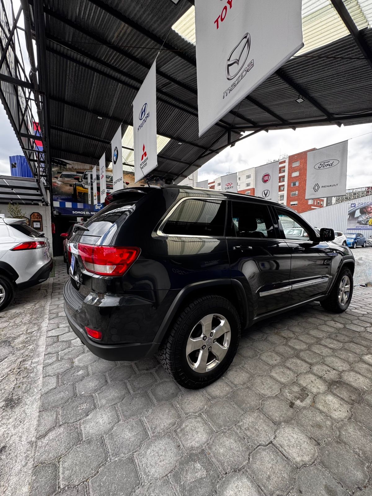 JEEP – GRAND CHEROKEE LAREDO 3.6 4×4