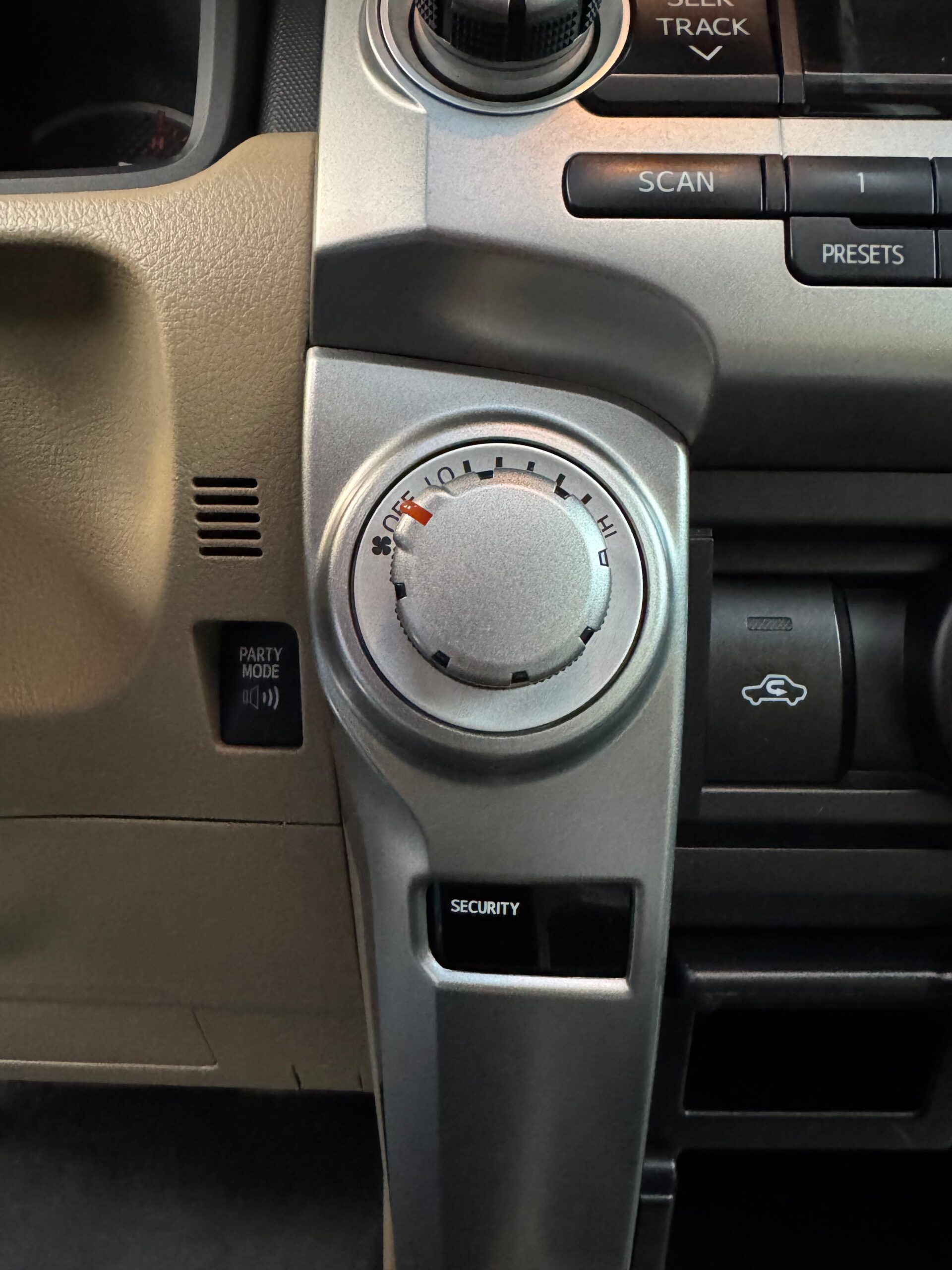 TOYOTA – 4RUNNER SR5 PREMIUM 4.0 4×4 TA