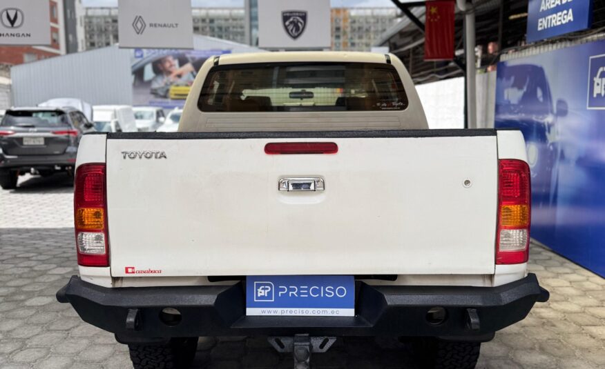 TOYOTA – HILUX SR 2.7 4×4 TM