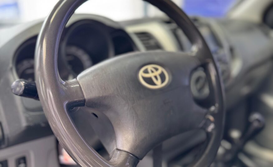 TOYOTA – HILUX SR 2.7 4×4 TM