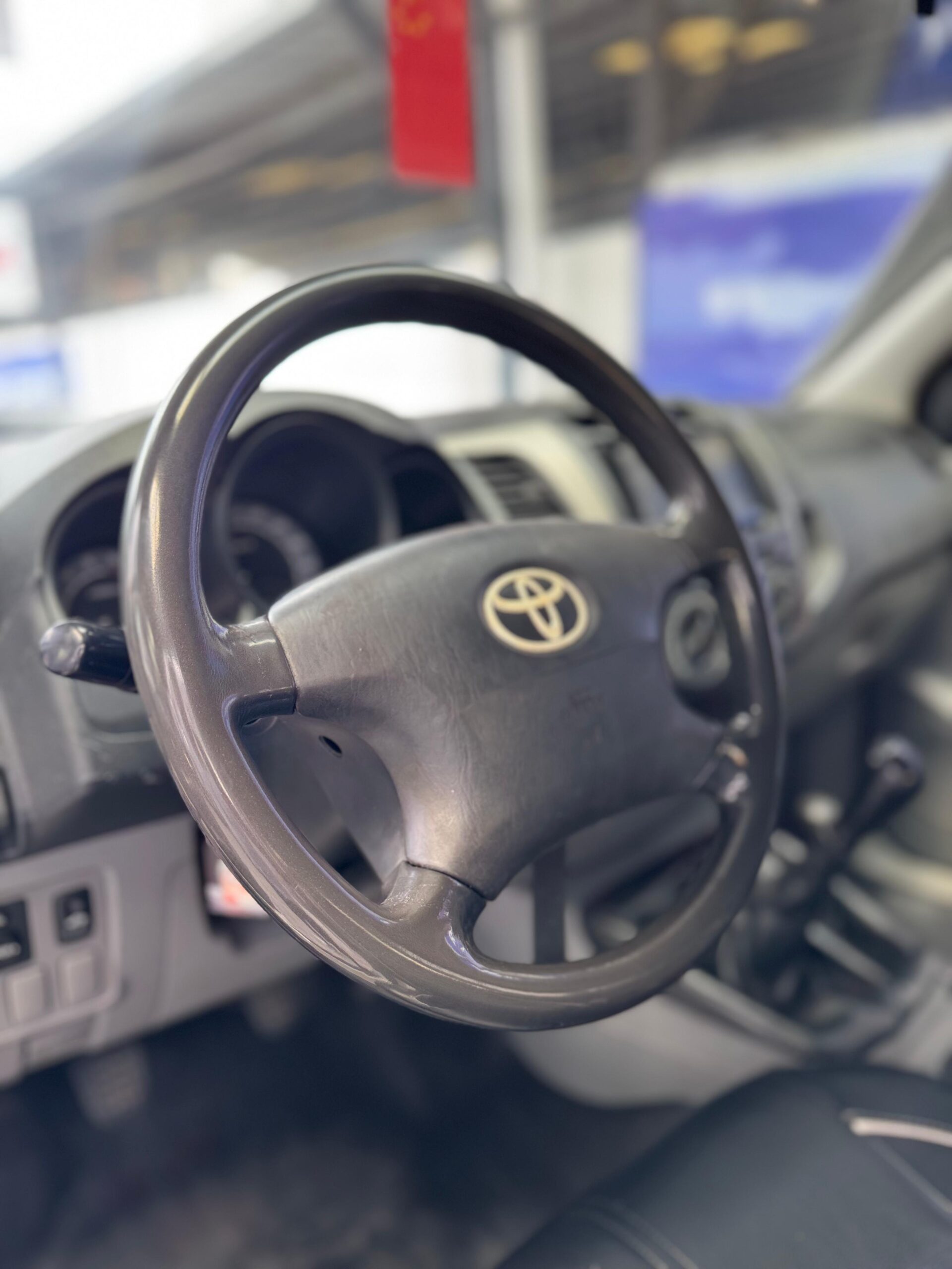 TOYOTA – HILUX SR 2.7 4×4 TM
