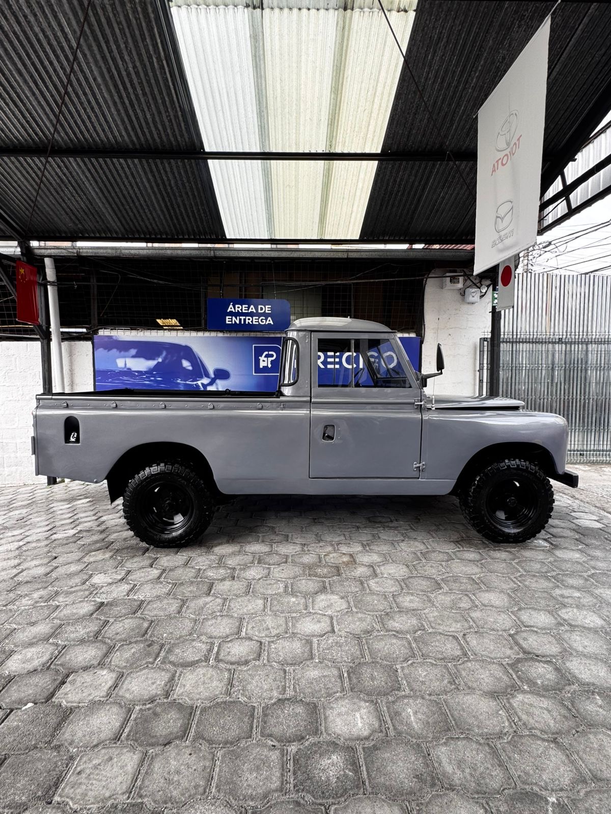 LAND ROVER – JARDINERA