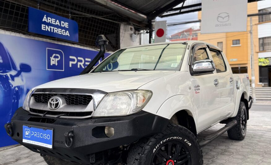 TOYOTA – HILUX SR 2.7 4×4 TM