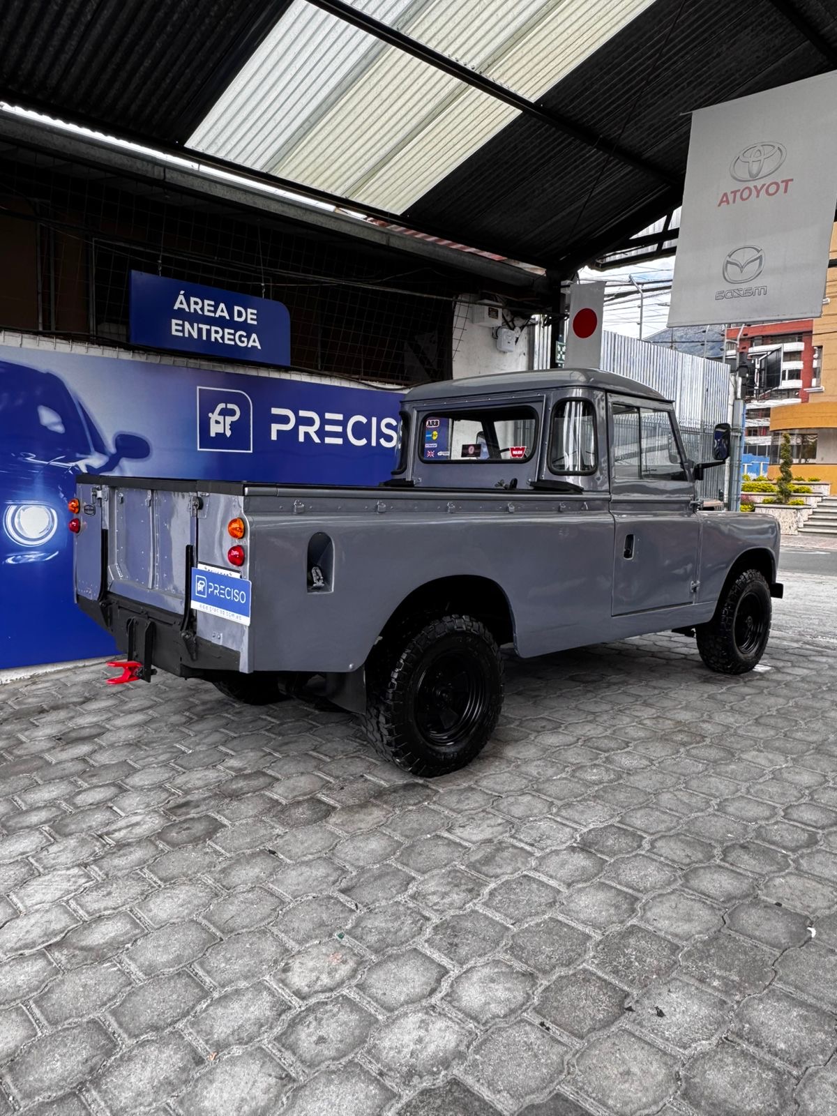 LAND ROVER – JARDINERA