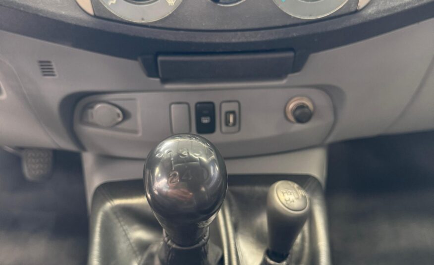 TOYOTA – HILUX SR 2.7 4×4 TM