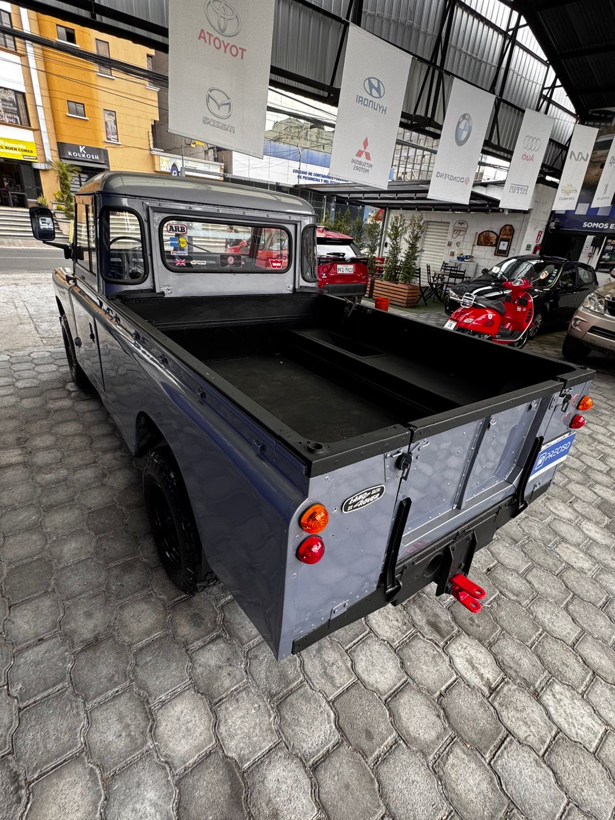 LAND ROVER – JARDINERA