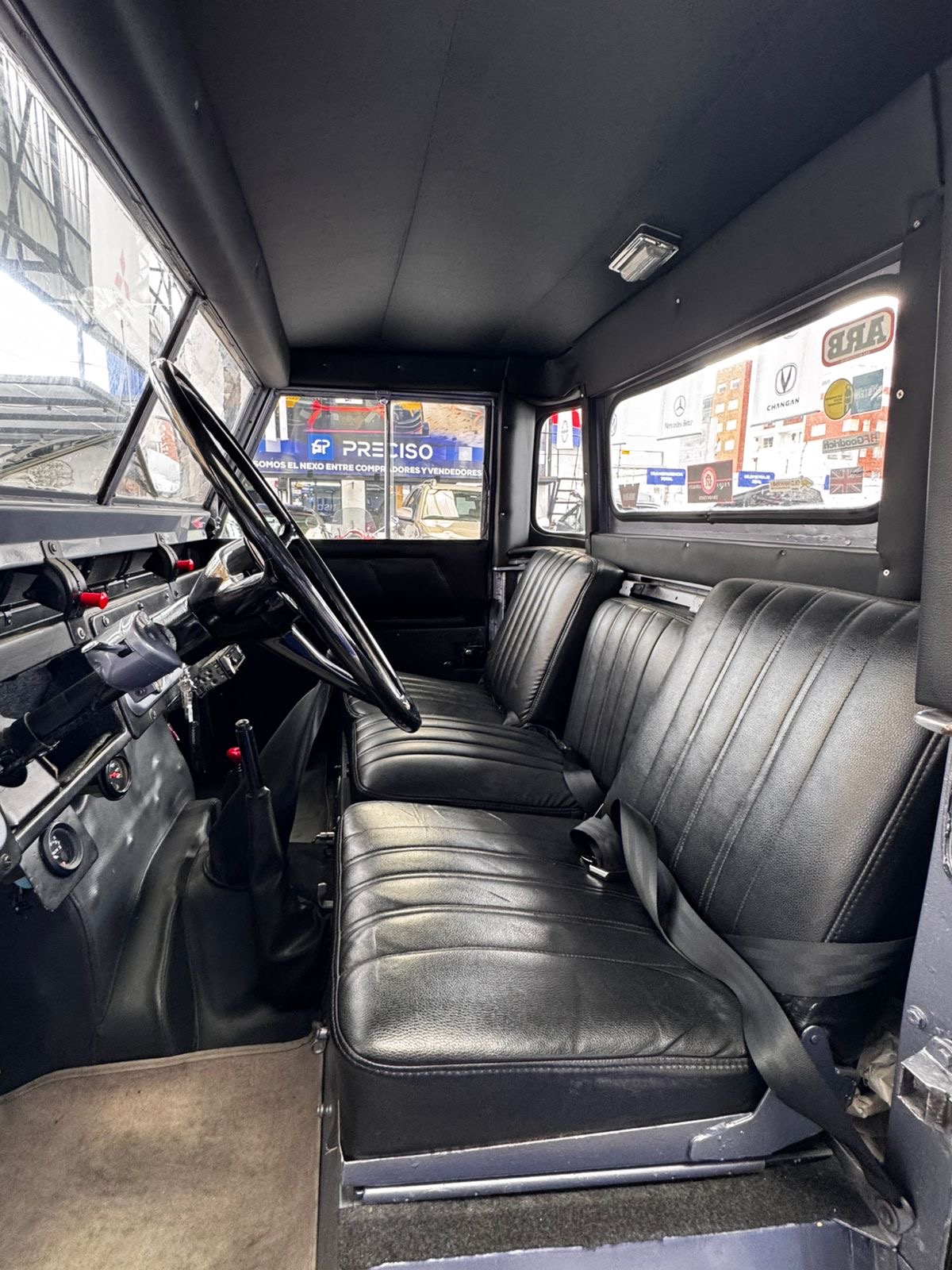 LAND ROVER – JARDINERA