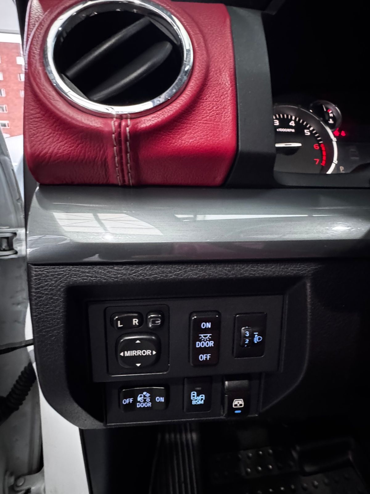 TOYOTA – TUNDRA CRW AC 5.7 CD 4×4 TA