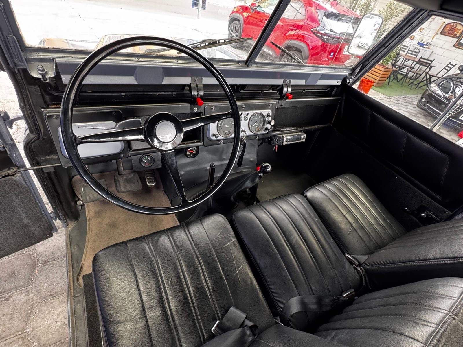 LAND ROVER – JARDINERA