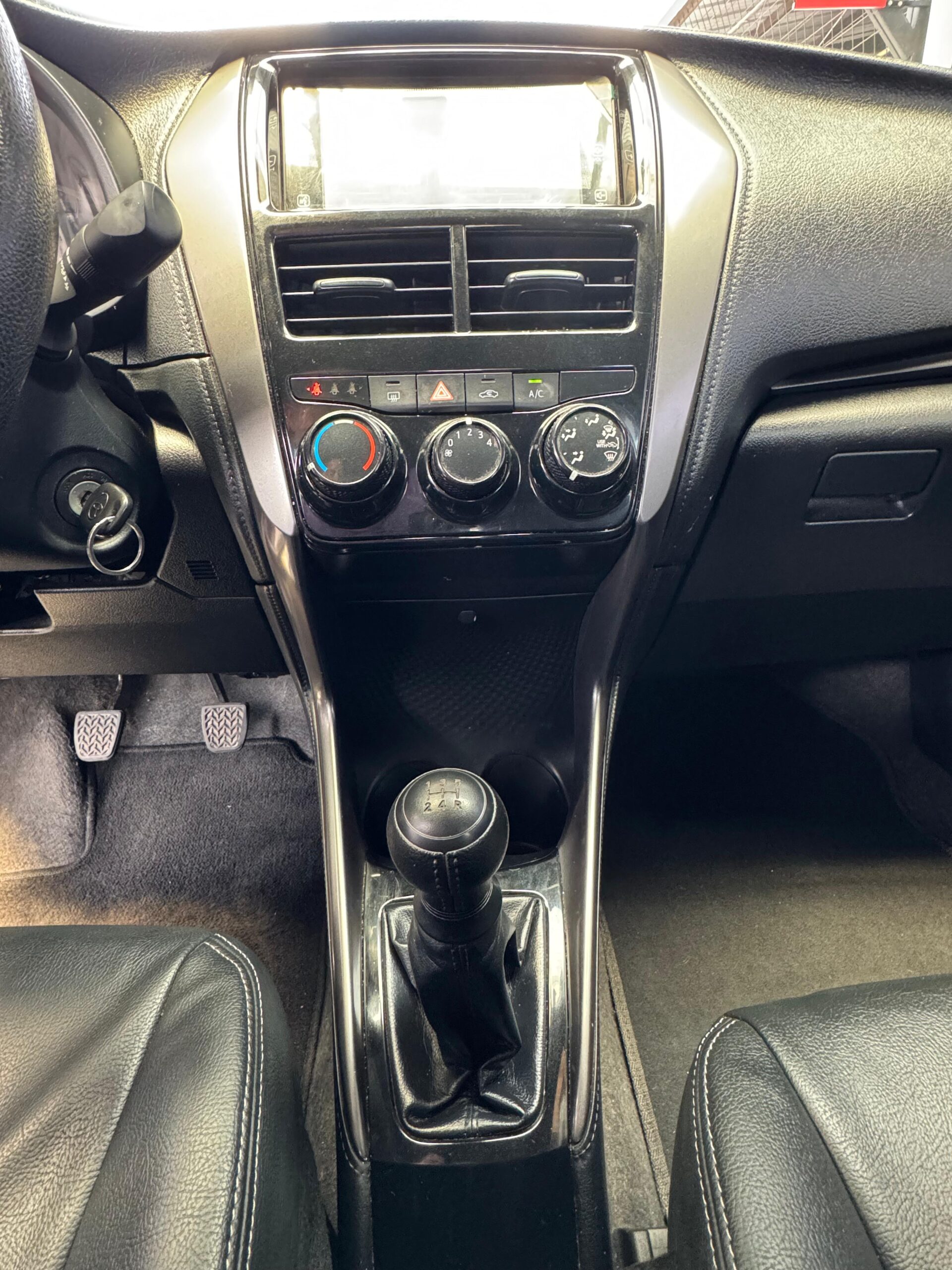 TOYOTA – YARIS SD AC 1.5 4P 4X2 TM