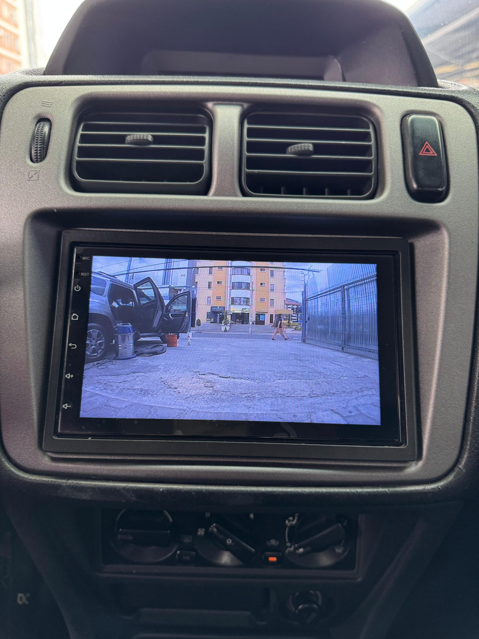 MITSUBISHI – MONTERO 1O 3P 1.6L T/M