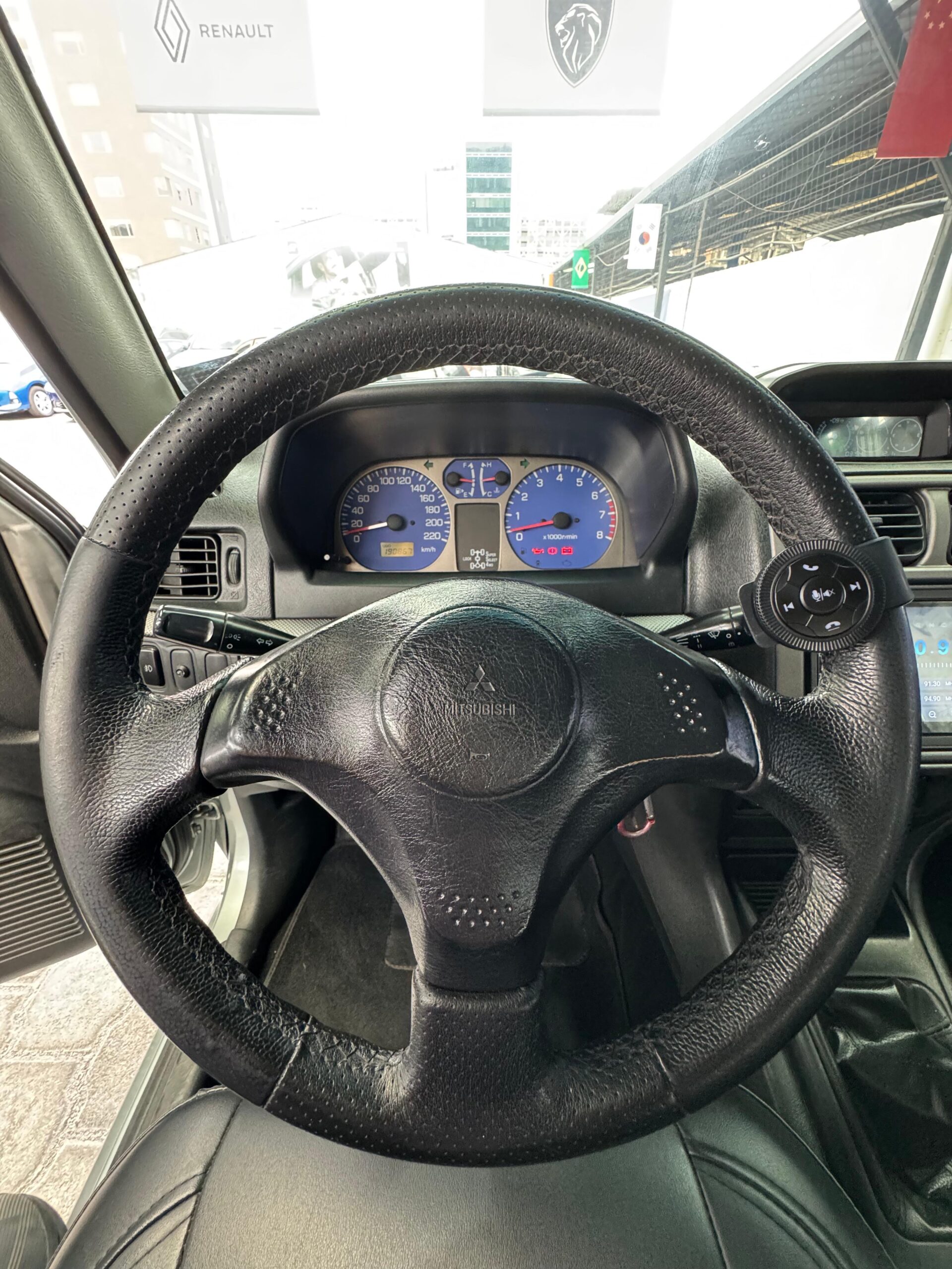 MITSUBISHI – MONTERO 1O 3P 1.6L T/M