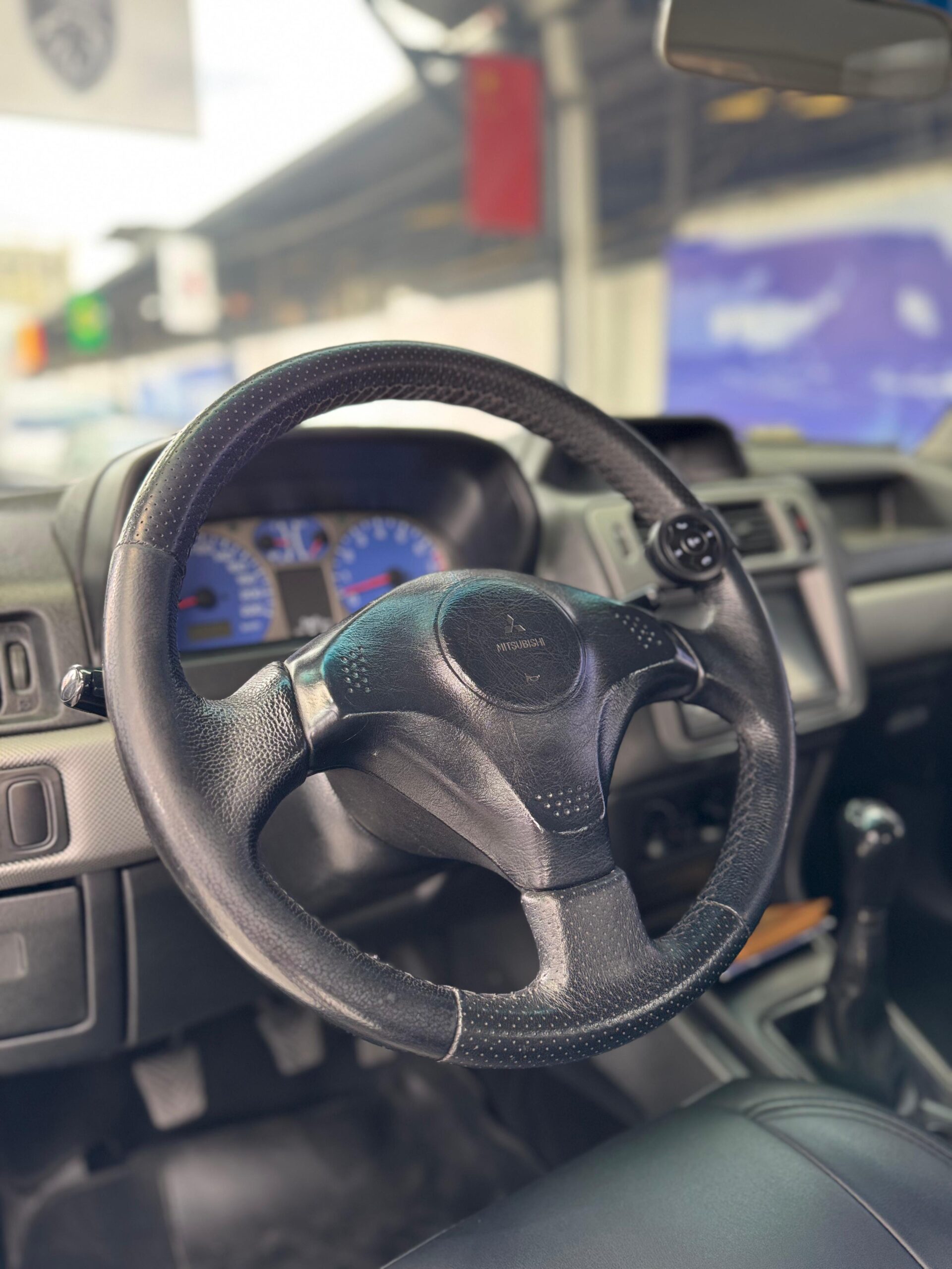 MITSUBISHI – MONTERO 1O 3P 1.6L T/M