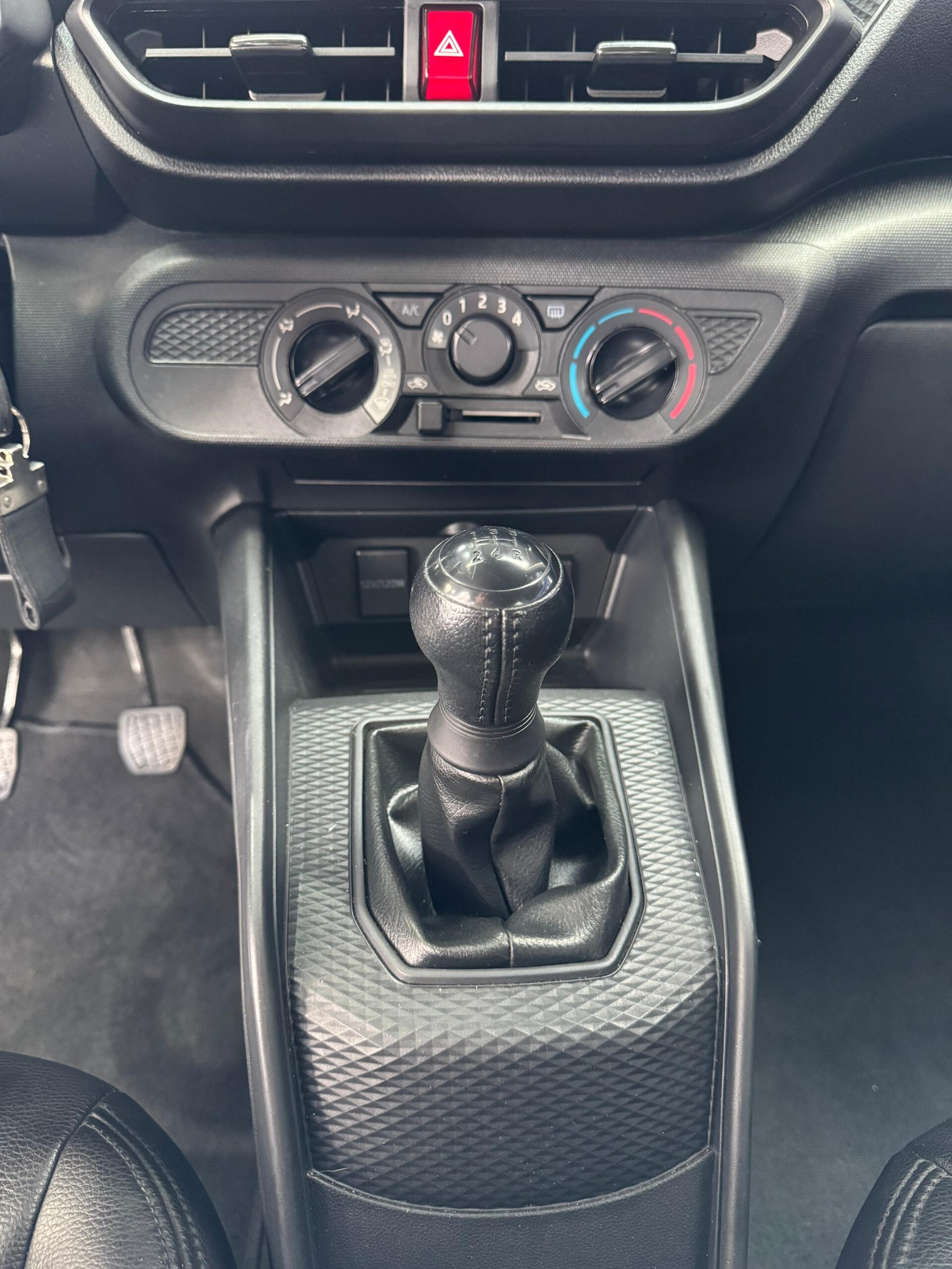 TOYOTA – RAIZE AC 1.2 TM