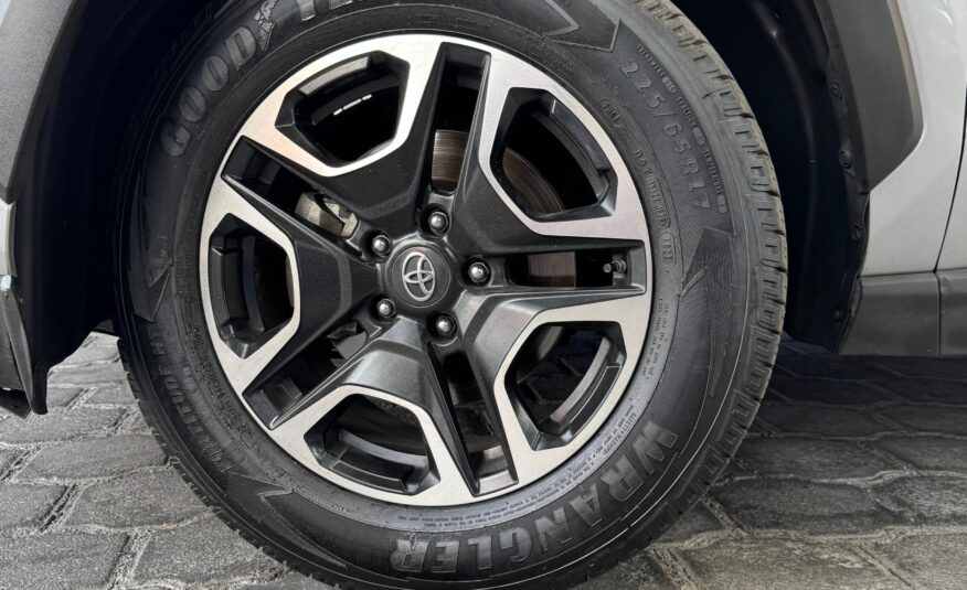 TOYOTA – NEW RAV4 LE 2.0 4×2 TM