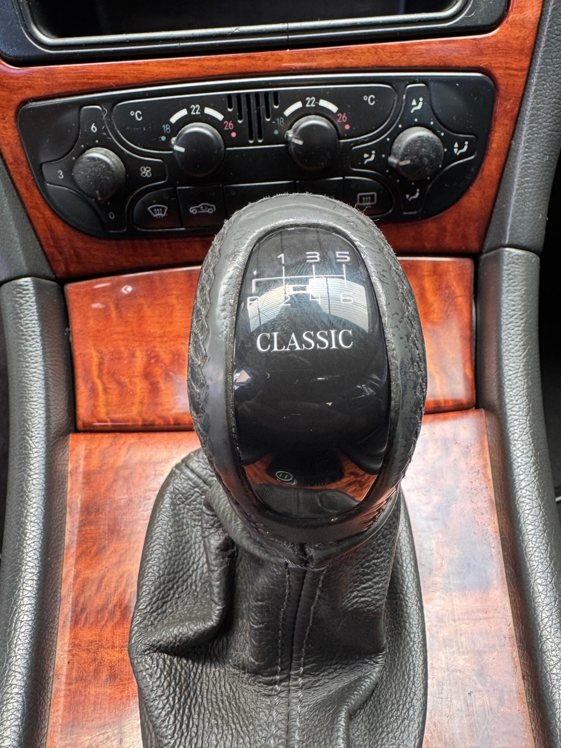 MERCEDES BENZ – C200K AC 2.0 5p 4×2 TM