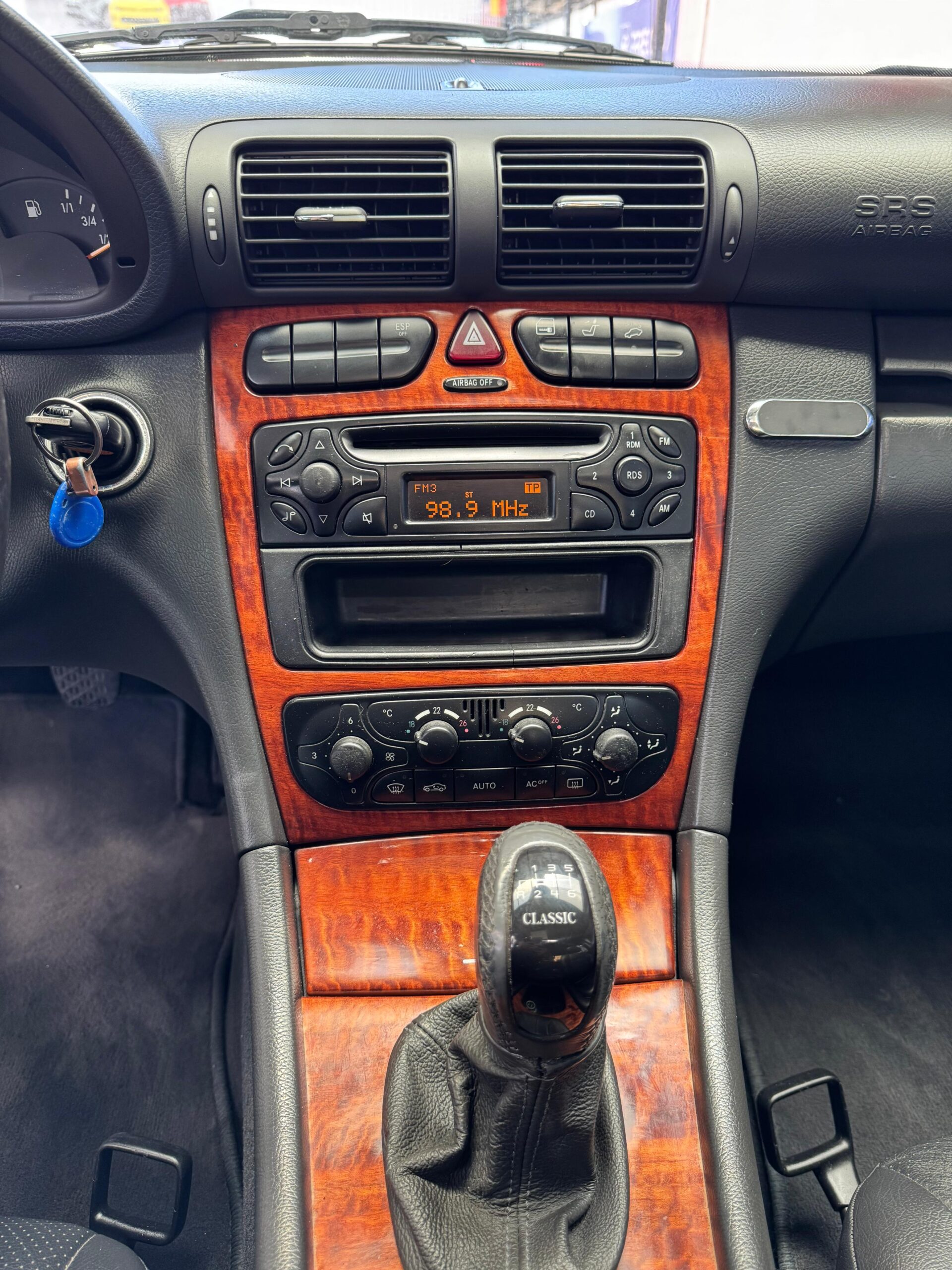 MERCEDES BENZ – C200K AC 2.0 5p 4×2 TM