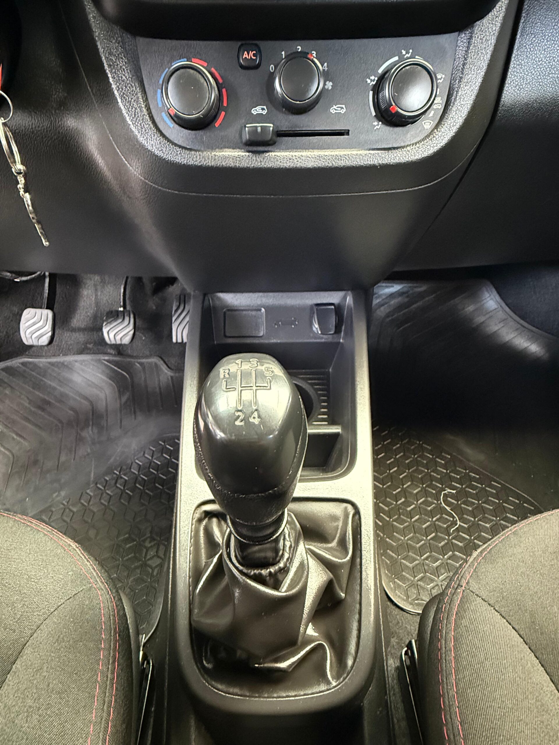 RENAULT – KWID ZEN AC 1.0 TM