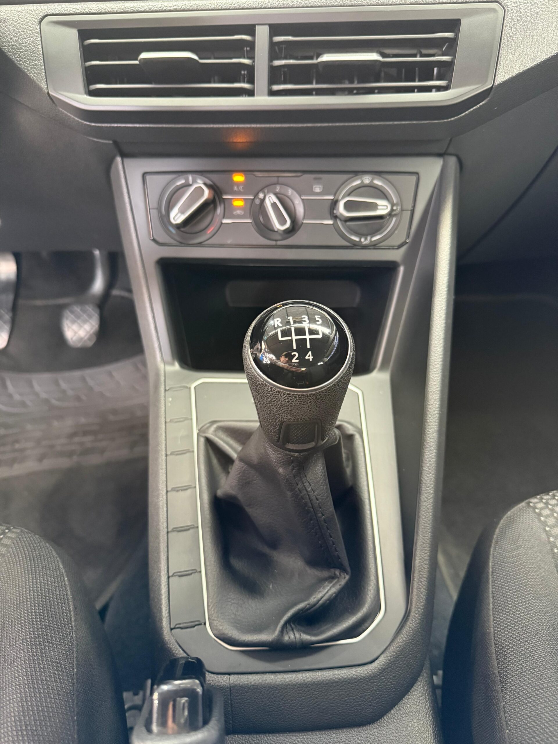 VOLKSWAGEN – VIRTUS TRENDLINE AC 1.6 5p 4×2 TM