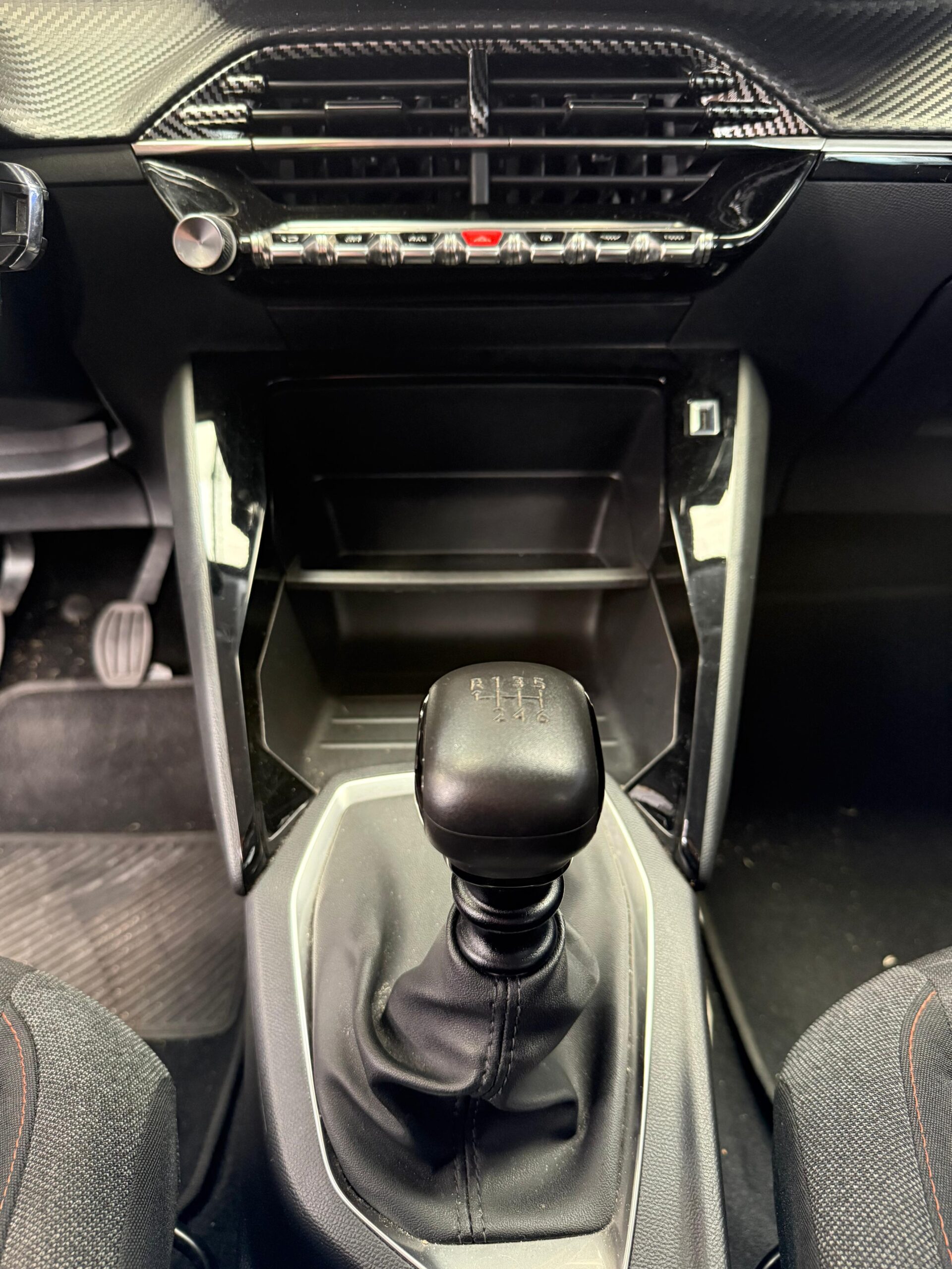 PEUGEOT – 208 L AC 1.2 5p TM