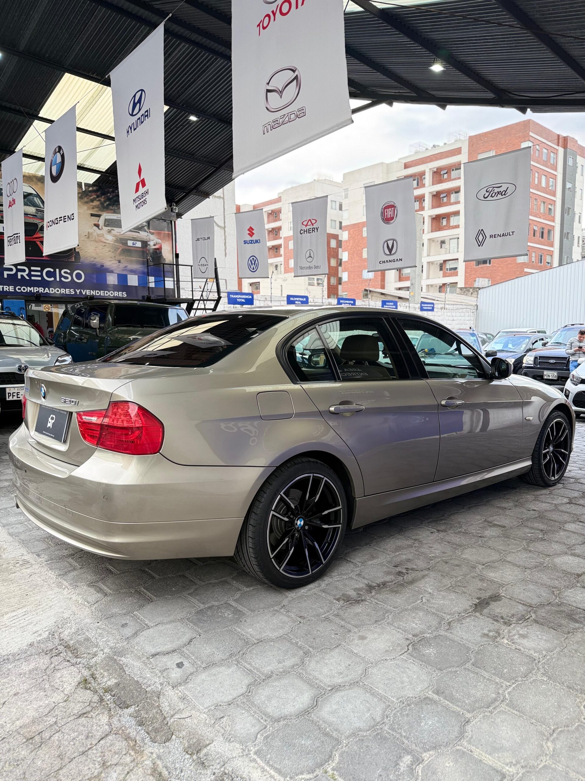 BMW – 320i AC 5p 4×2 TM