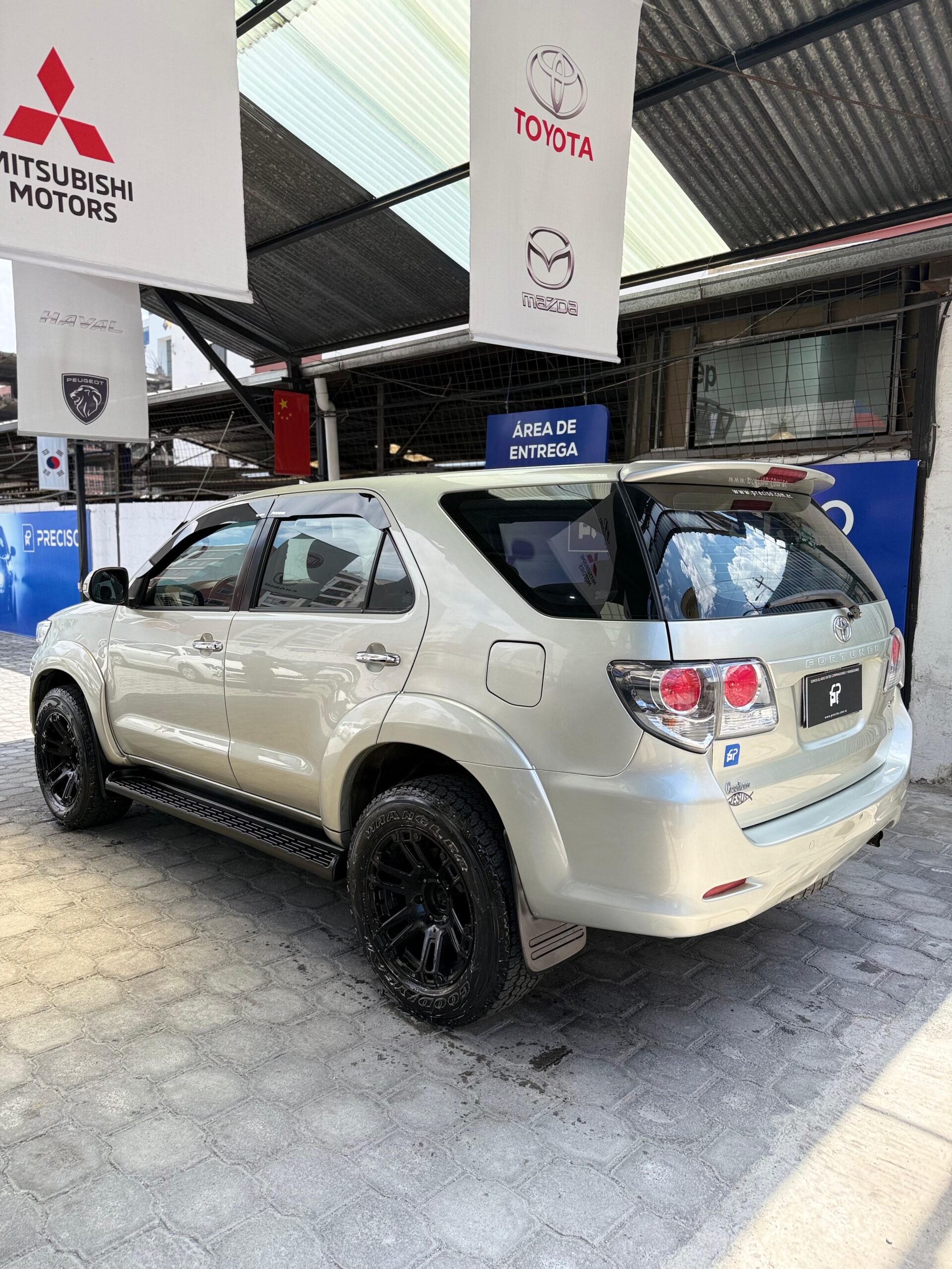 TOYOTA – FORTUNER AC 2.7 4×4 TA