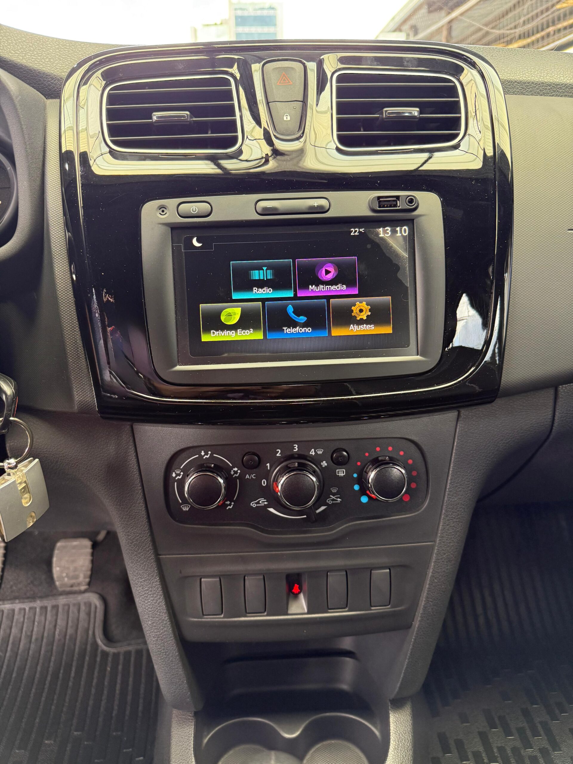 RENAULT – SANDERO INTENS FASE II AC 1.6 5p 4×4 TM