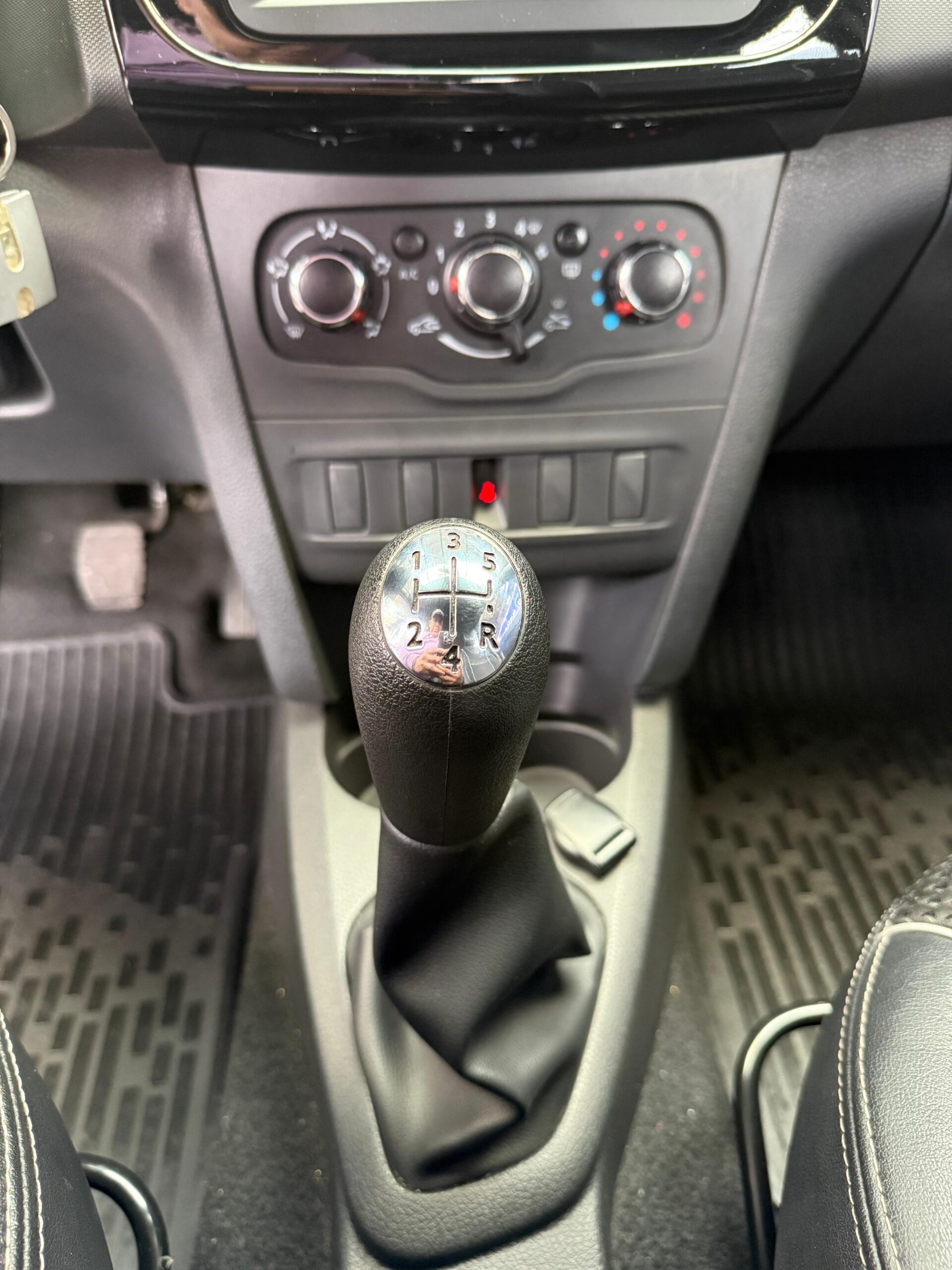 RENAULT – SANDERO INTENS FASE II AC 1.6 5p 4×4 TM