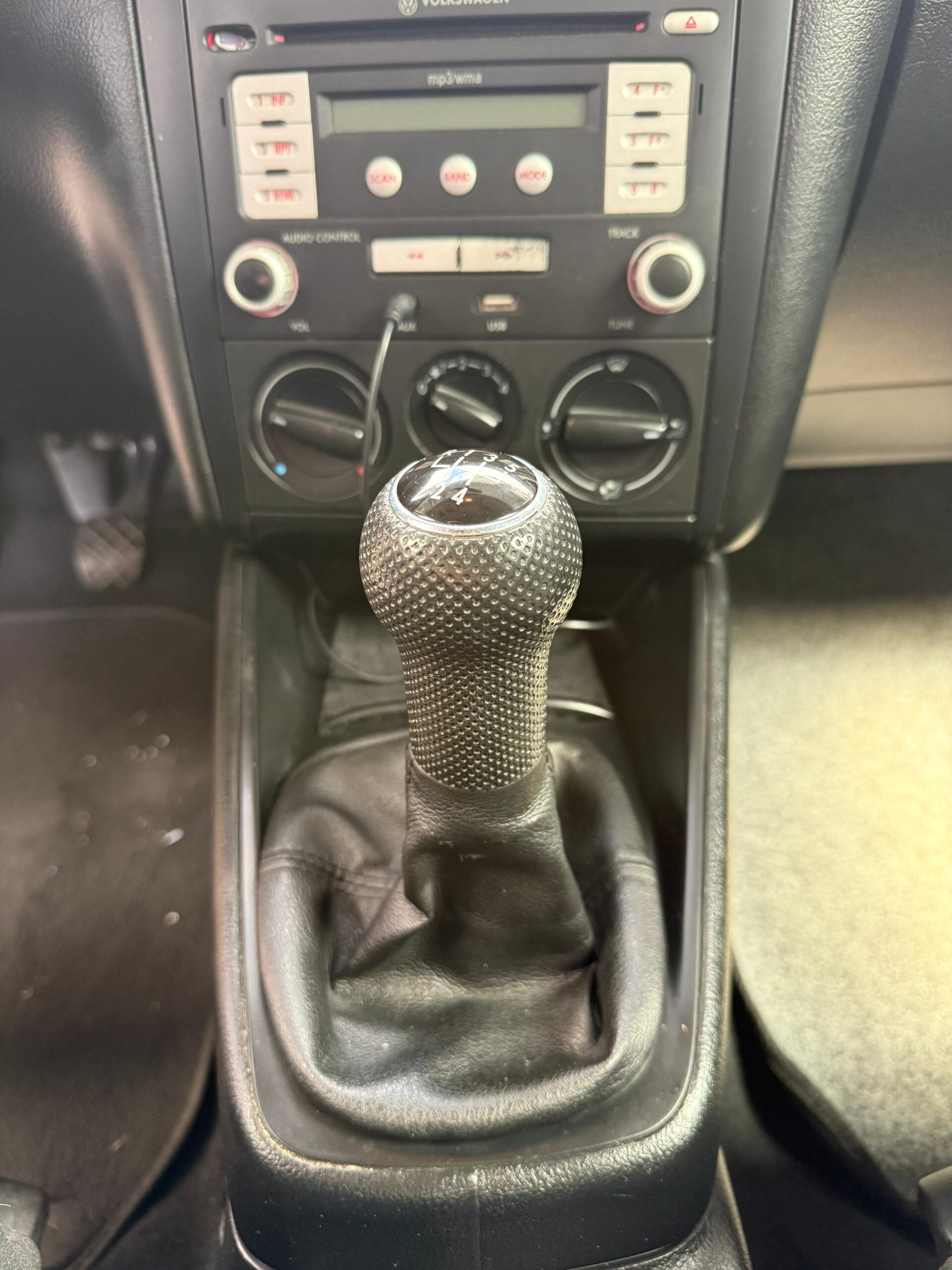 VOLKSWAGEN – JETTA EUROPA AC 2.0 5p 4×2 TM