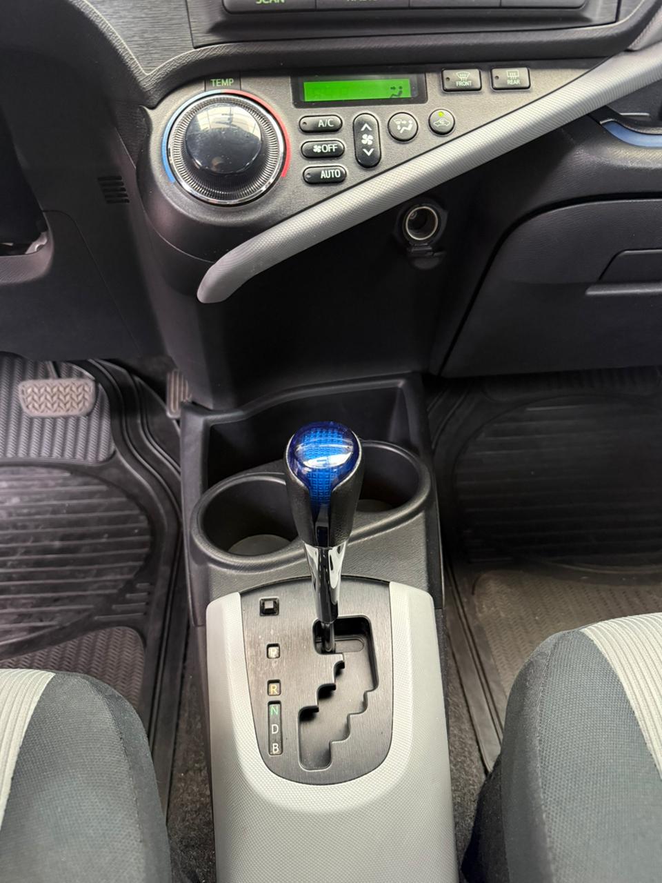 TOYOTA – PRIUS C AC 1.5 5p 4×2 TA