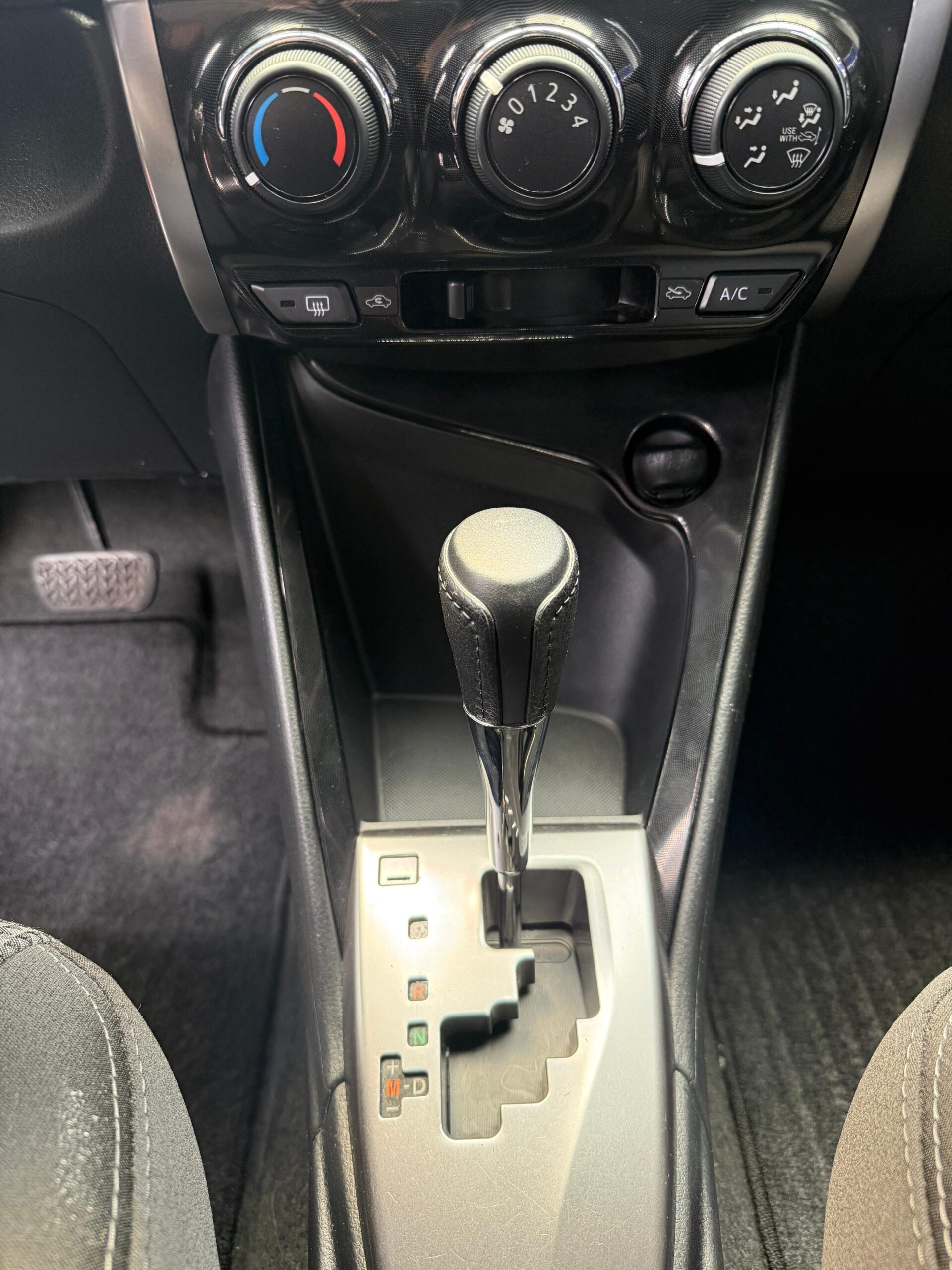 TOYOTA – YARIS SEDAN CVT AC 1.5 5p 4×2 TA