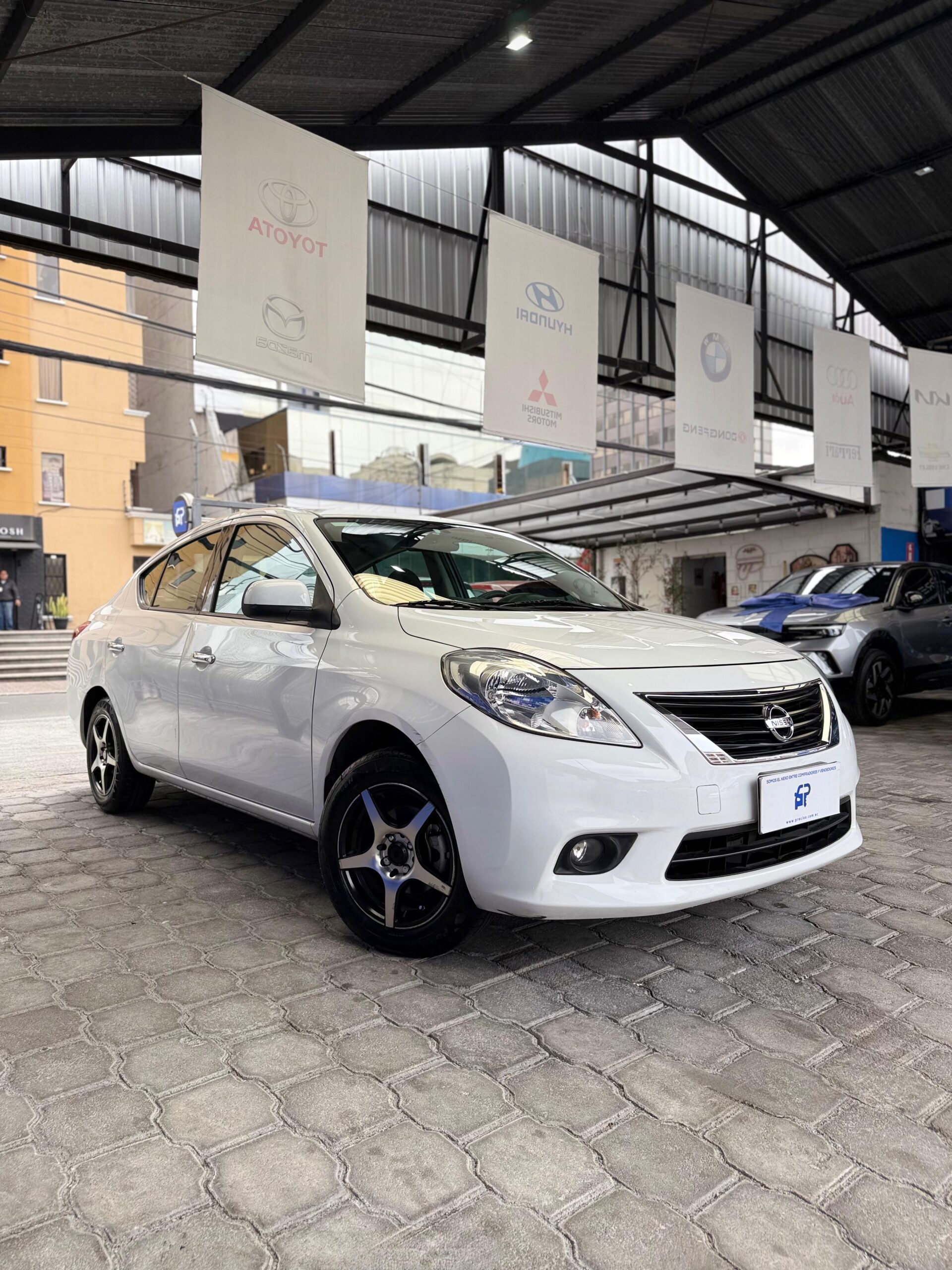 NISSAN – VERSA AC 1.6 5p 4×2 TA