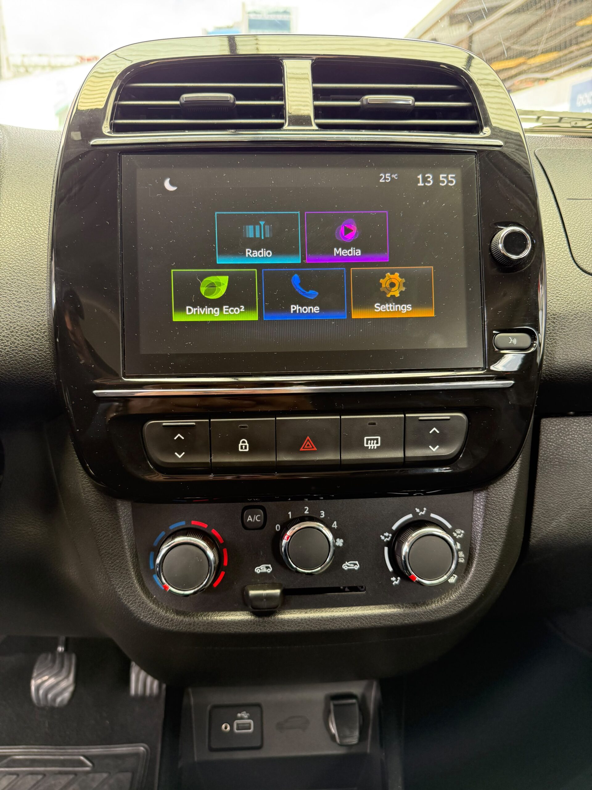 RENAULT – KWID INTENS AC 1.0 5p 4×2 TM