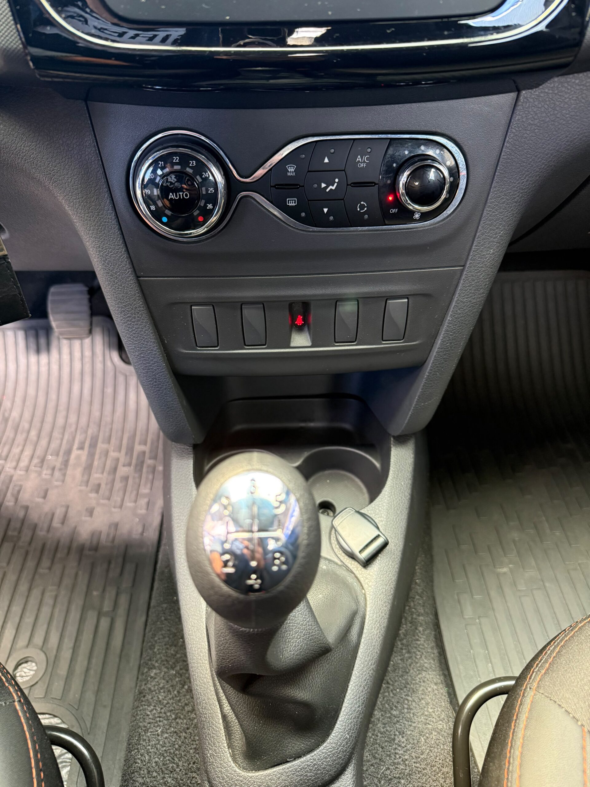 RENAULT – STEPWAY INTENS AC 1.6 5p 4×2 TM