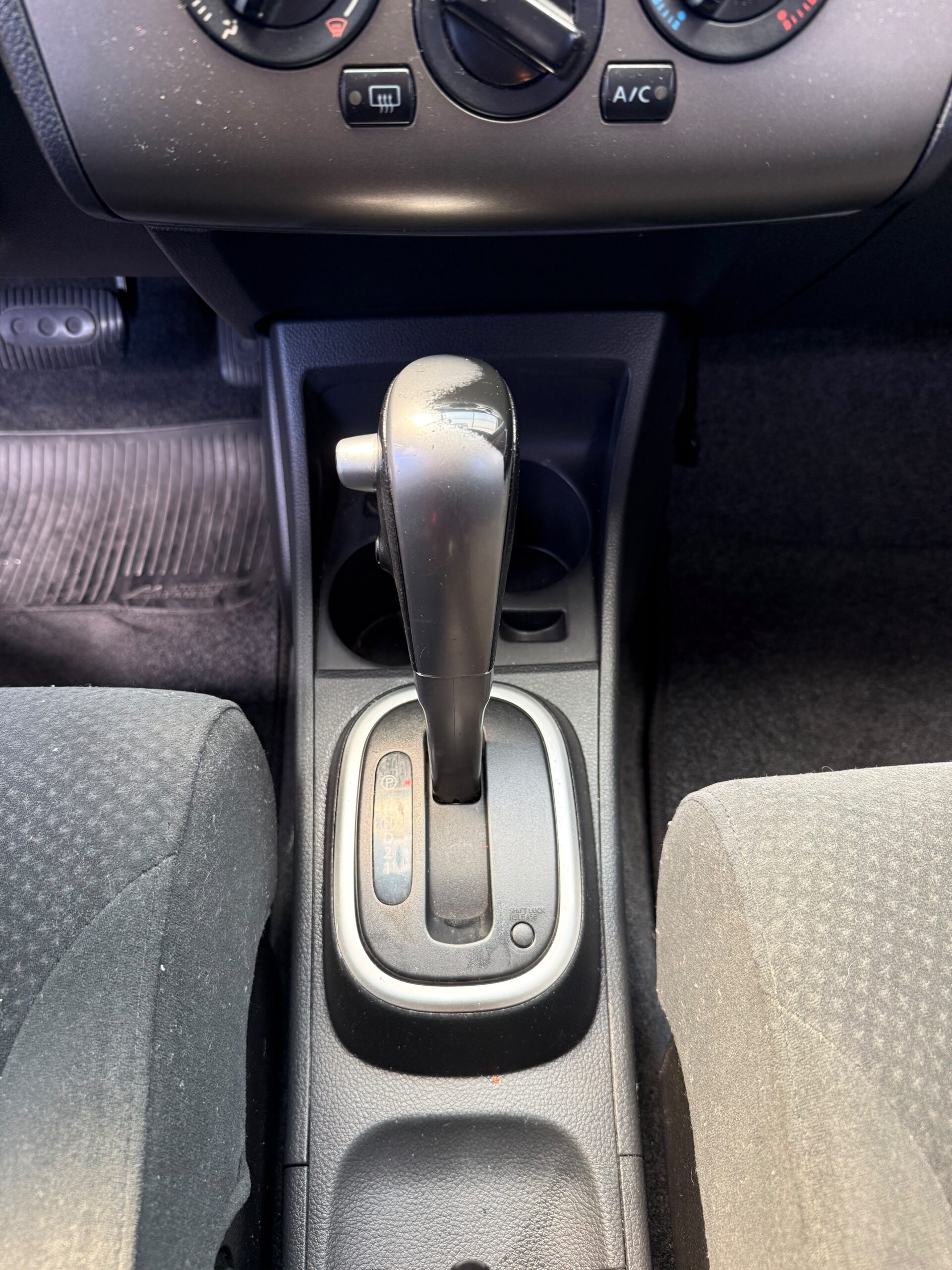 NISSAN – TIIDA HB AC 1.6 5p 4×2 TA