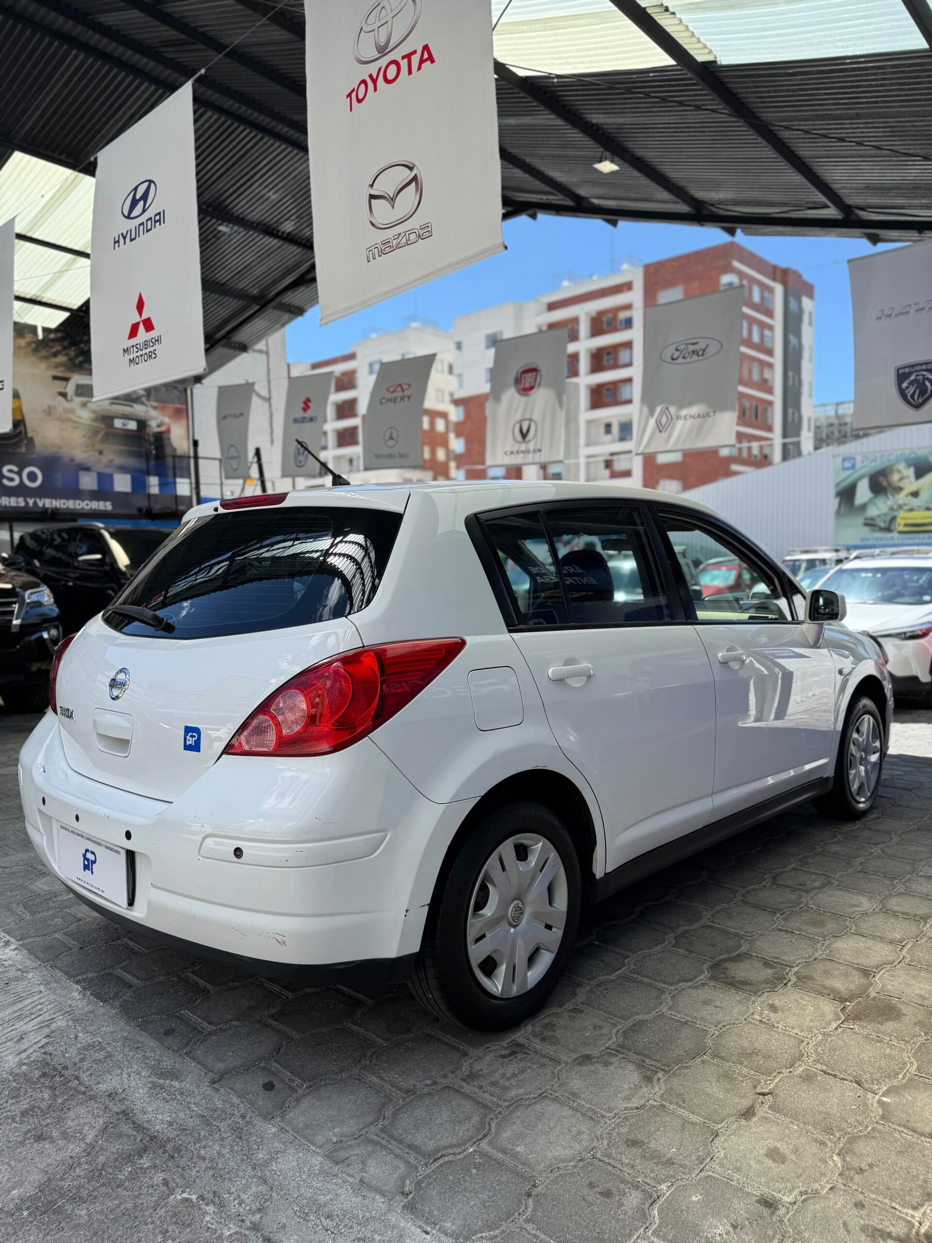 NISSAN – TIIDA HB AC 1.6 5p 4×2 TA