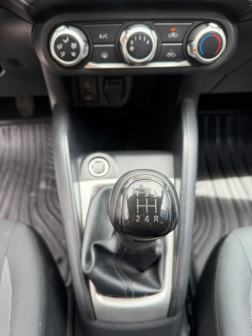NISSAN – VERSA SENSE AC 1.6 5p 4×2 TM