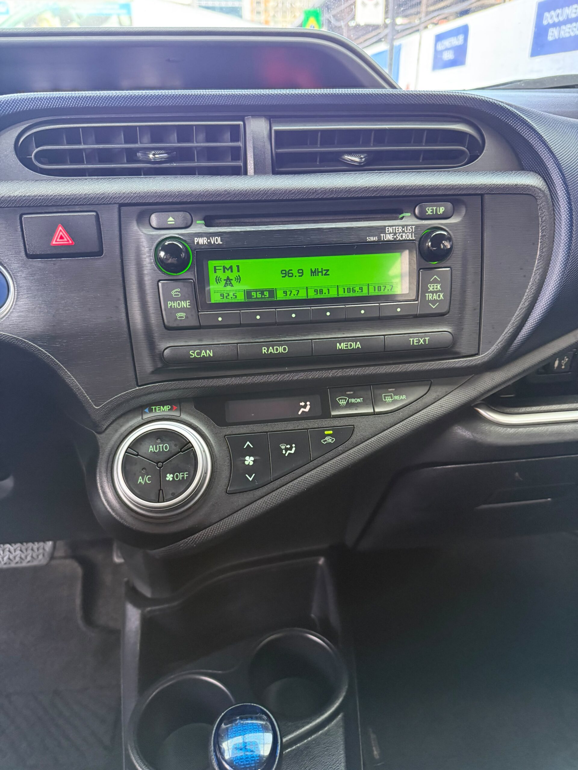 TOYOTA – PRIUS C SPORT AC 1.5 5p 4×2 TA