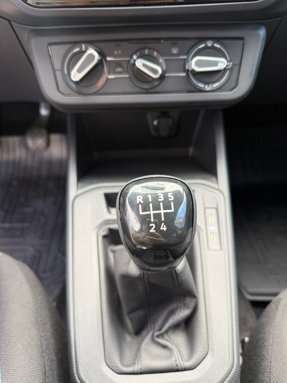 VOLKSWAGEN – TERA COMFORTLINE AC 1.6 5p 4×2 TM