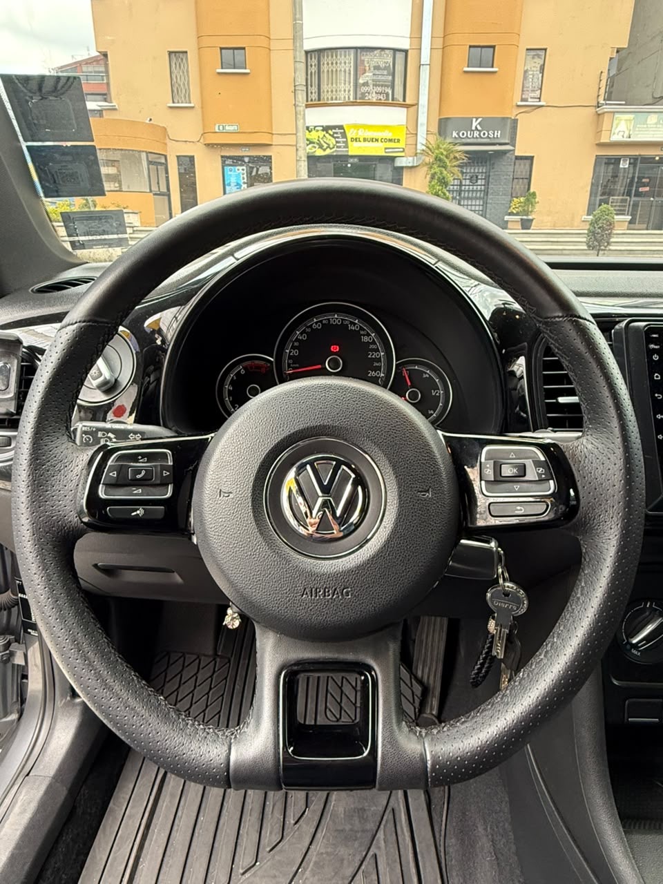 VOLKSWAGEN – NEW BEETLE AC 2.5 3p 4×2 TM