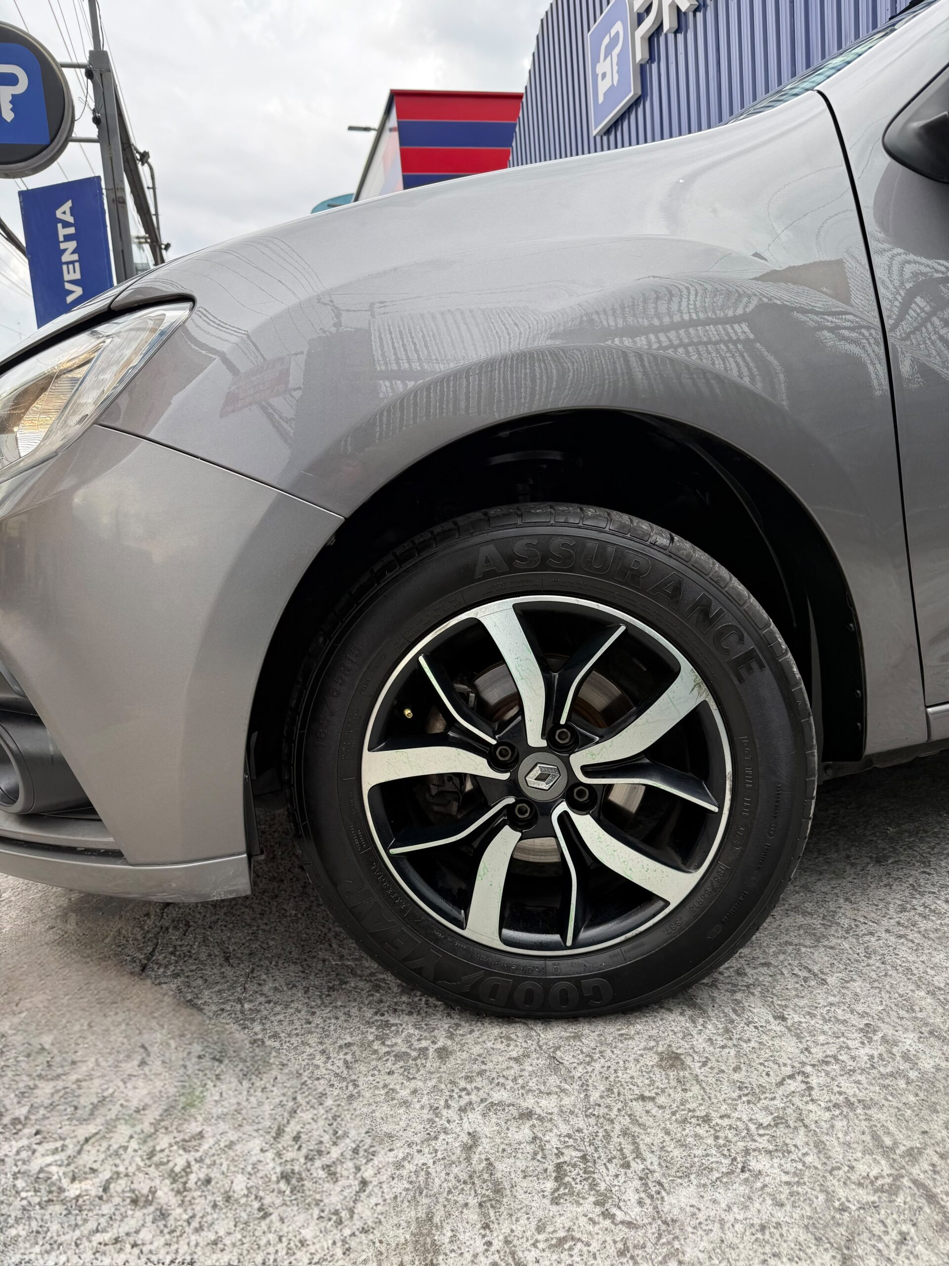 RENAULT – LOGAN ZEN AC 1.6 5p 4×2 TM