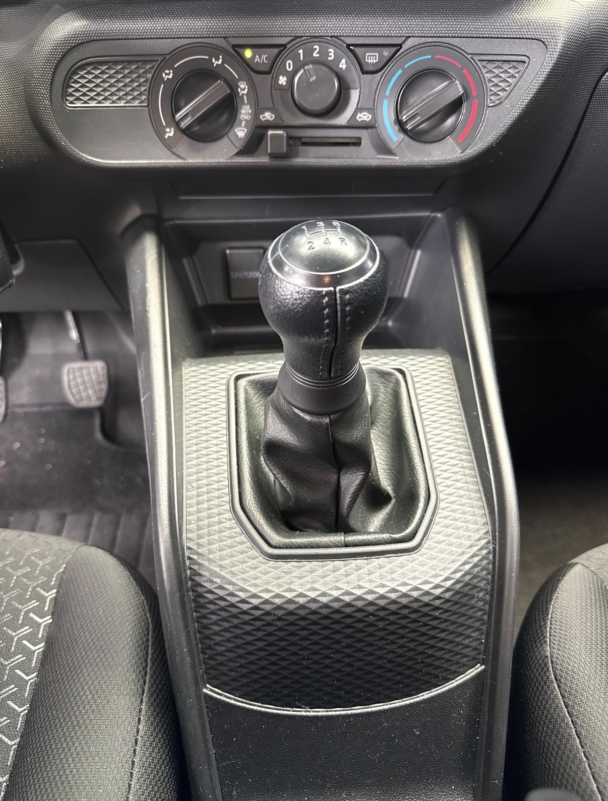 TOYOTA – RAIZE AC 1.2 5p 4×2 TM
